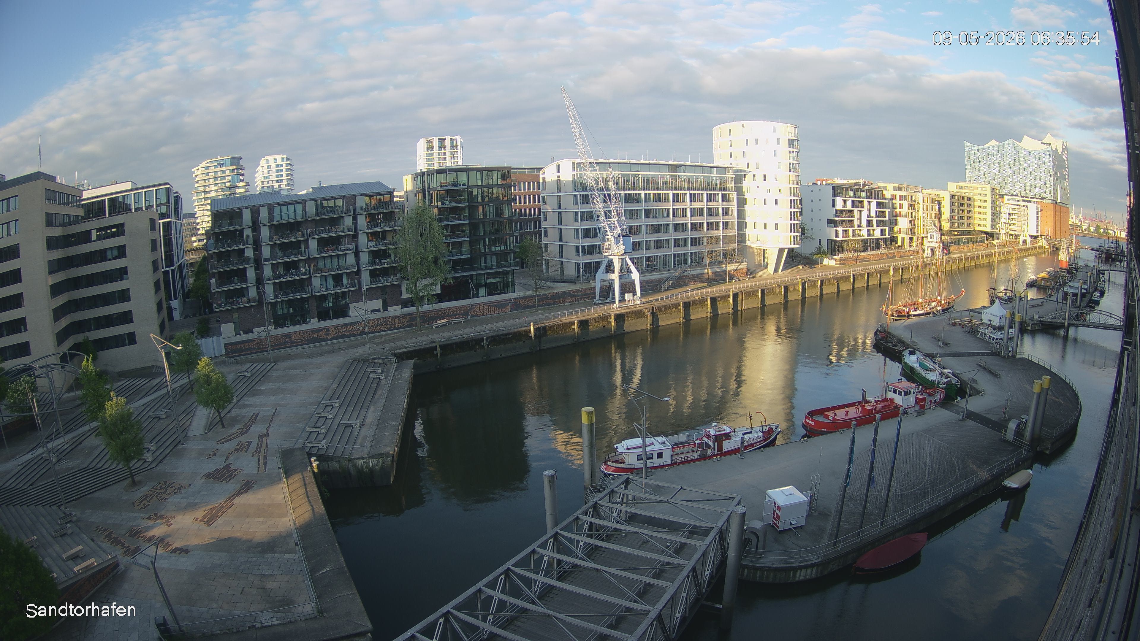 Archiv Foto Webcam Hamburg: HafenCity und Elbphilharmonie