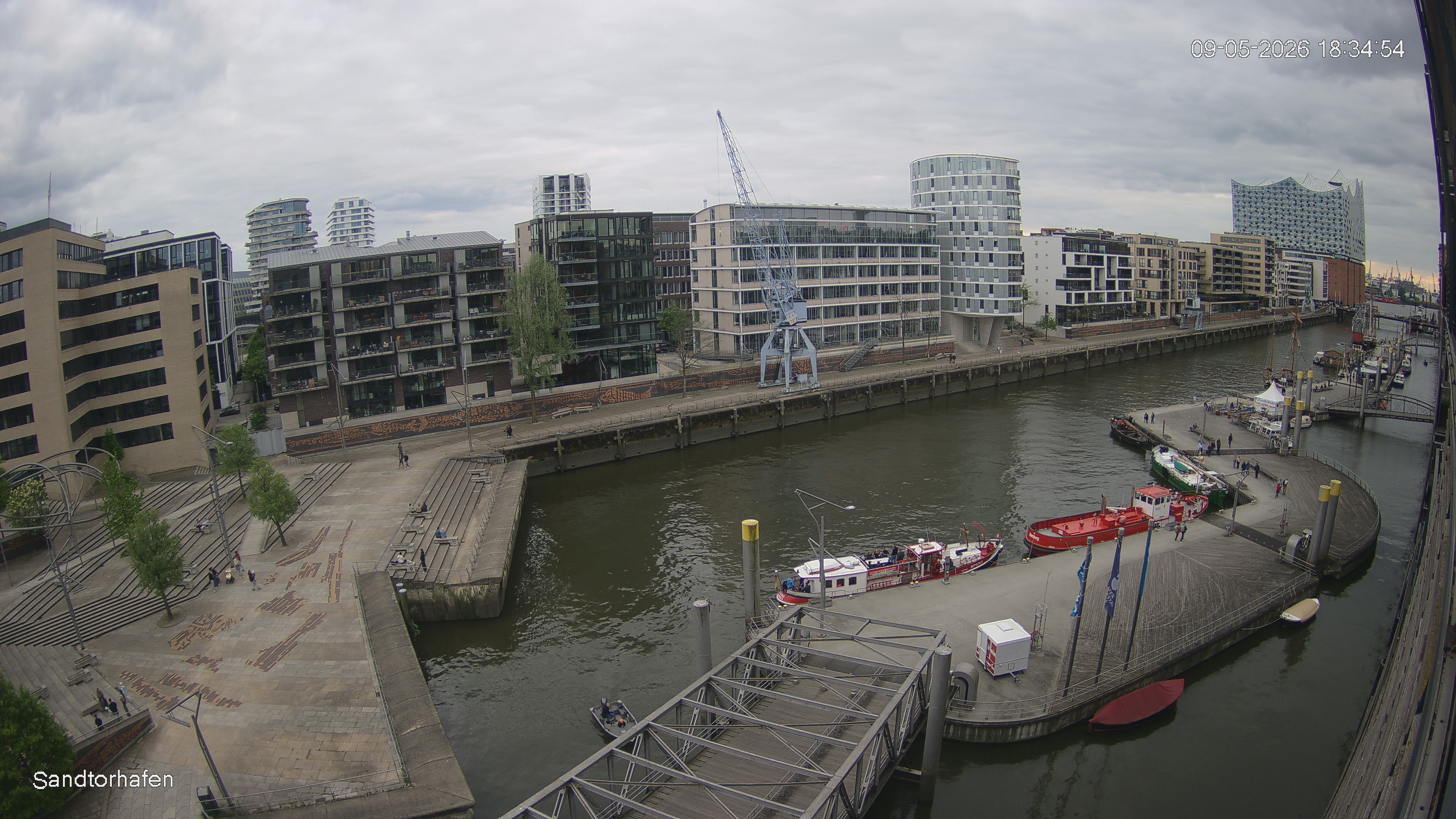 Archiv Foto Webcam Hamburg: HafenCity und Elbphilharmonie
