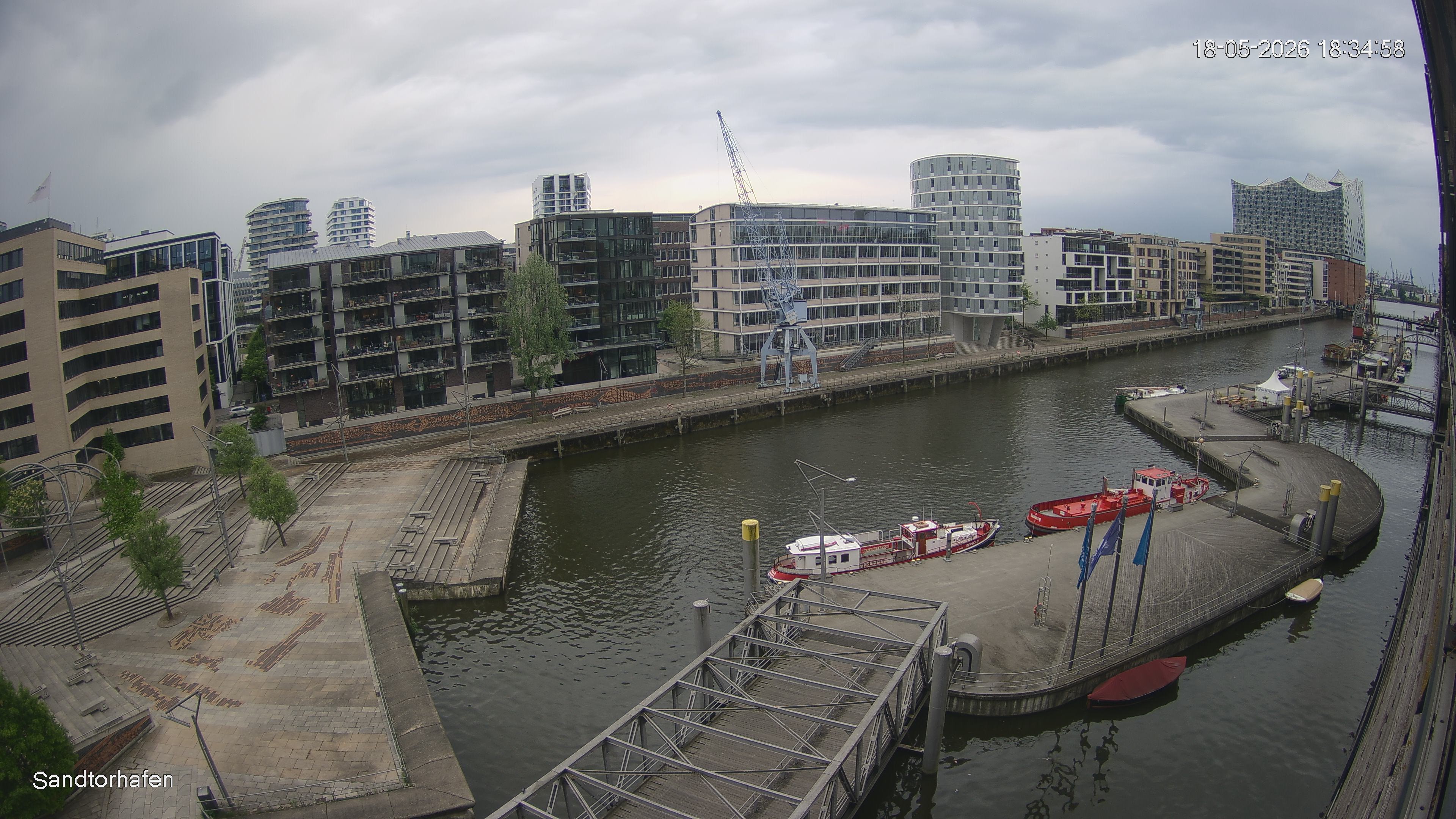 Archiv Foto Webcam Hamburg: HafenCity und Elbphilharmonie