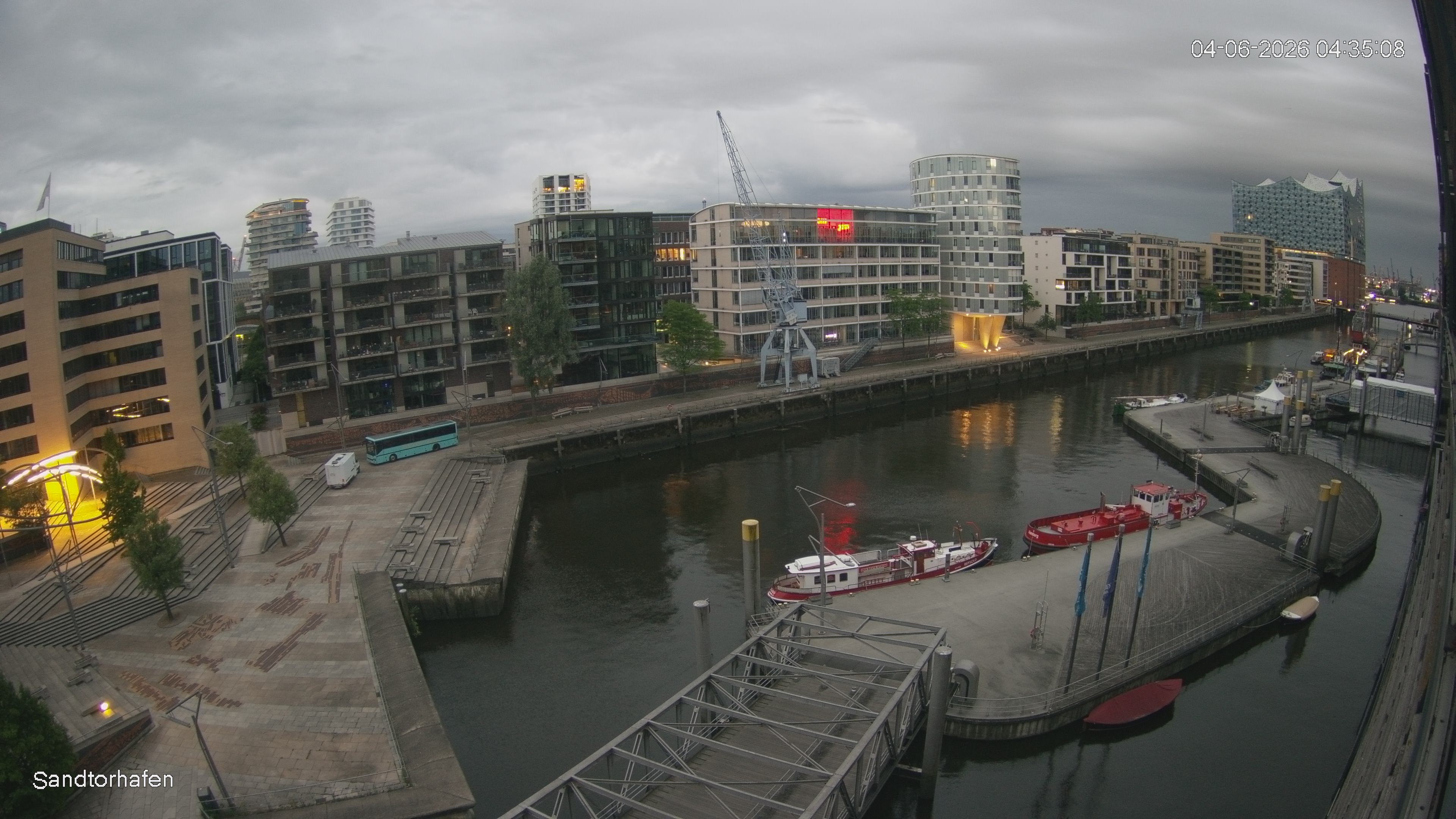 Archiv Foto Webcam Hamburg: HafenCity und Elbphilharmonie