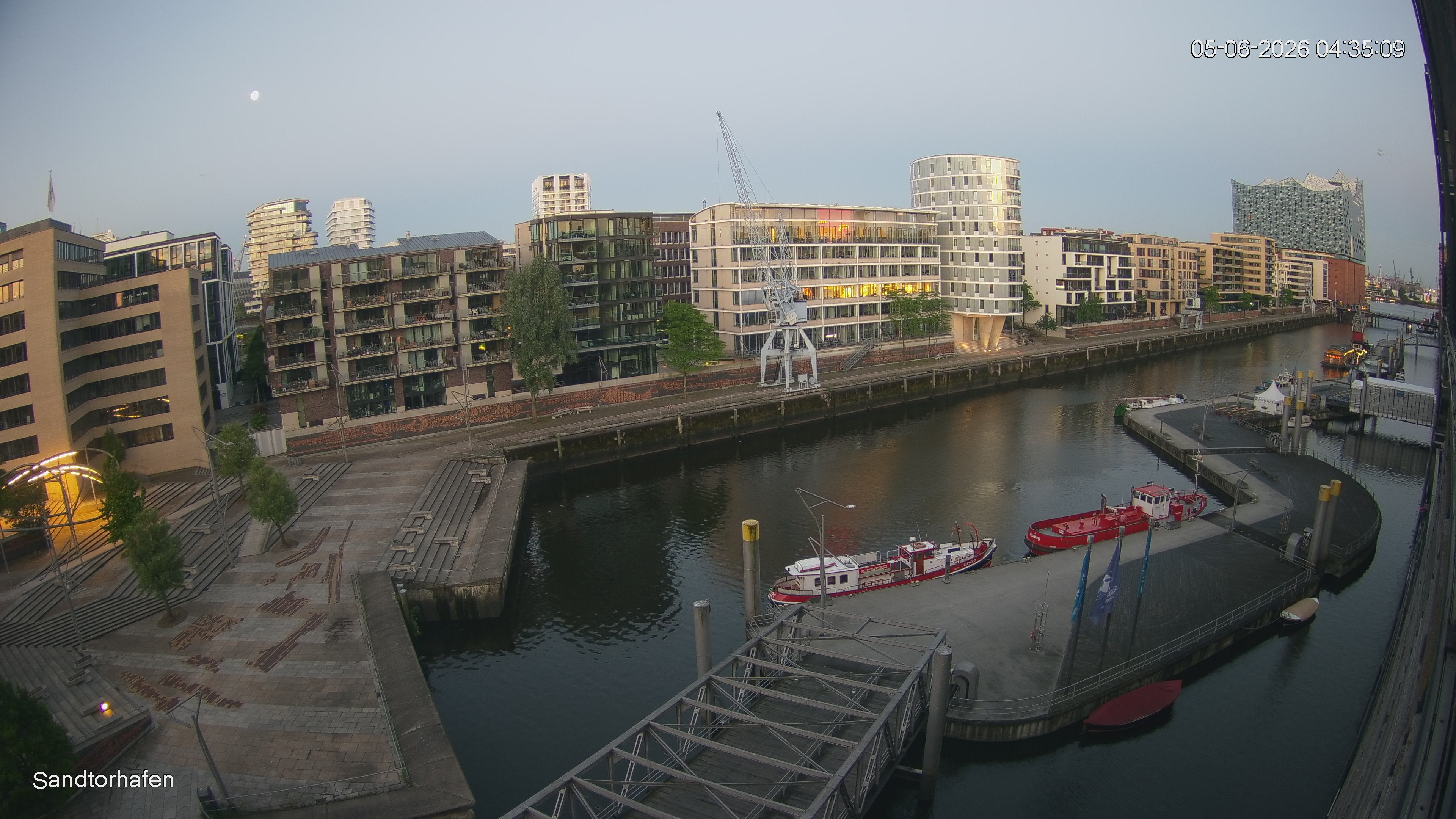 Archiv Foto Webcam Hamburg: HafenCity und Elbphilharmonie