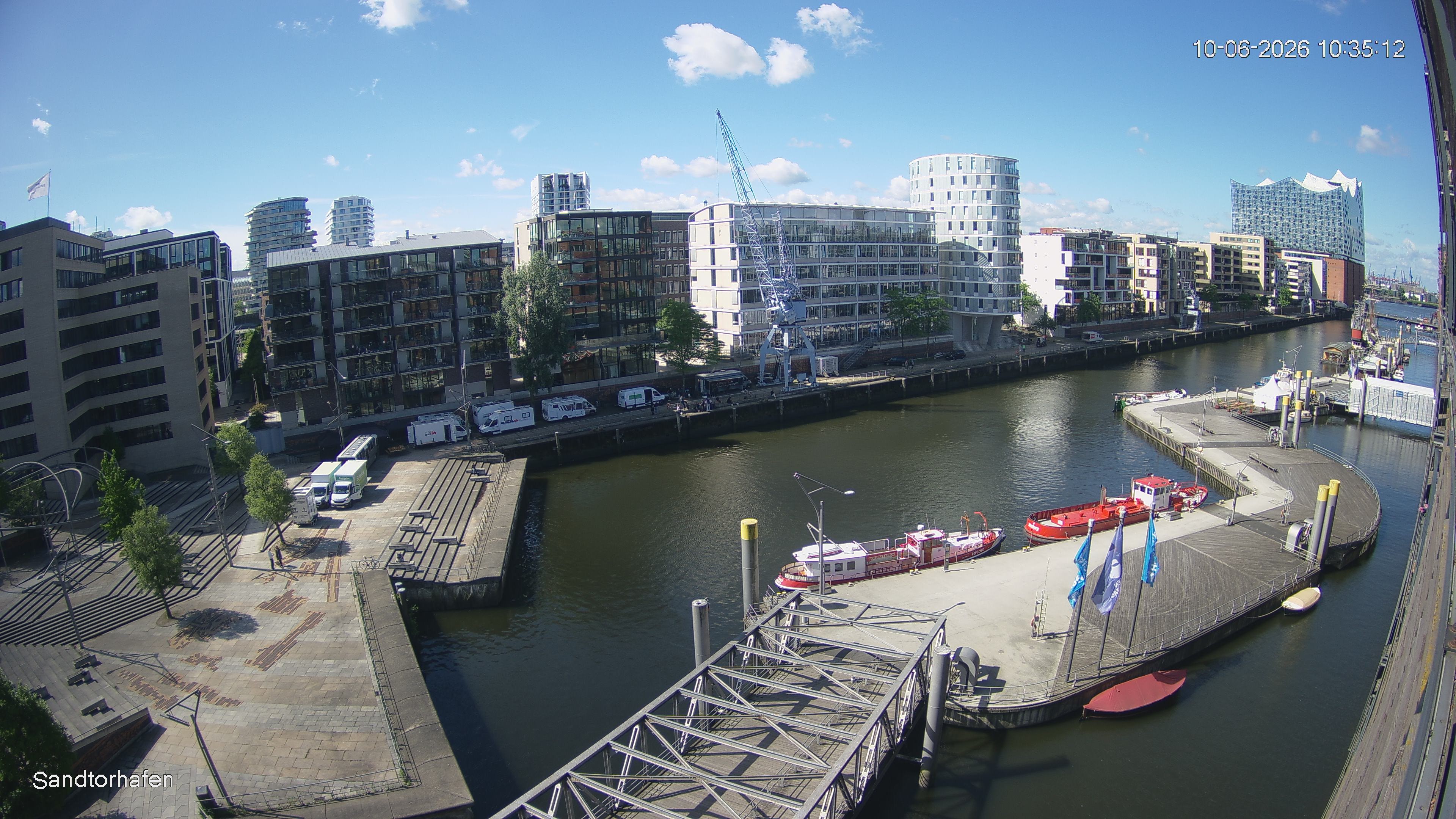 Archiv Foto Webcam Hamburg: HafenCity und Elbphilharmonie