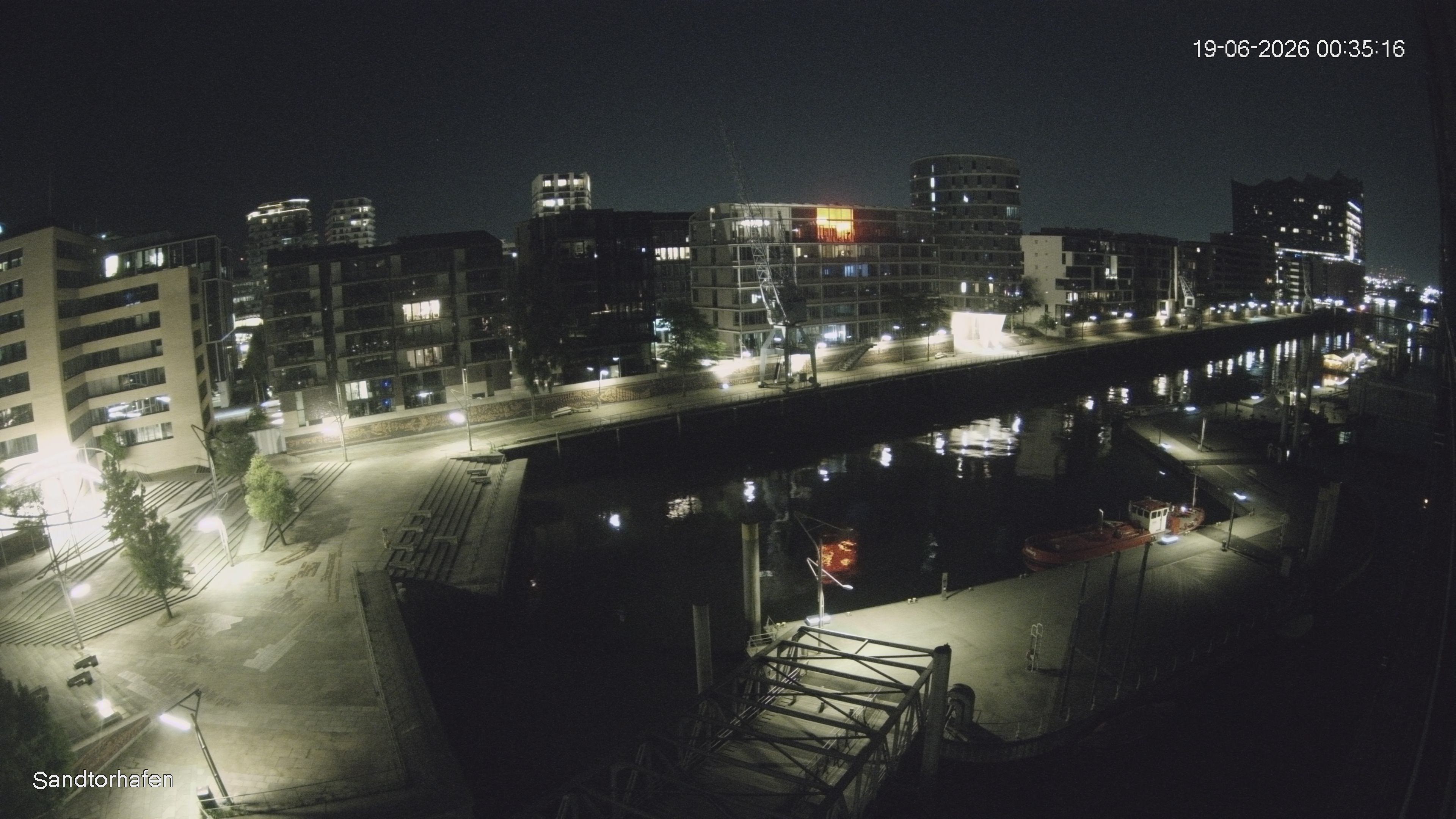 Archiv Foto Webcam Hamburg: HafenCity und Elbphilharmonie