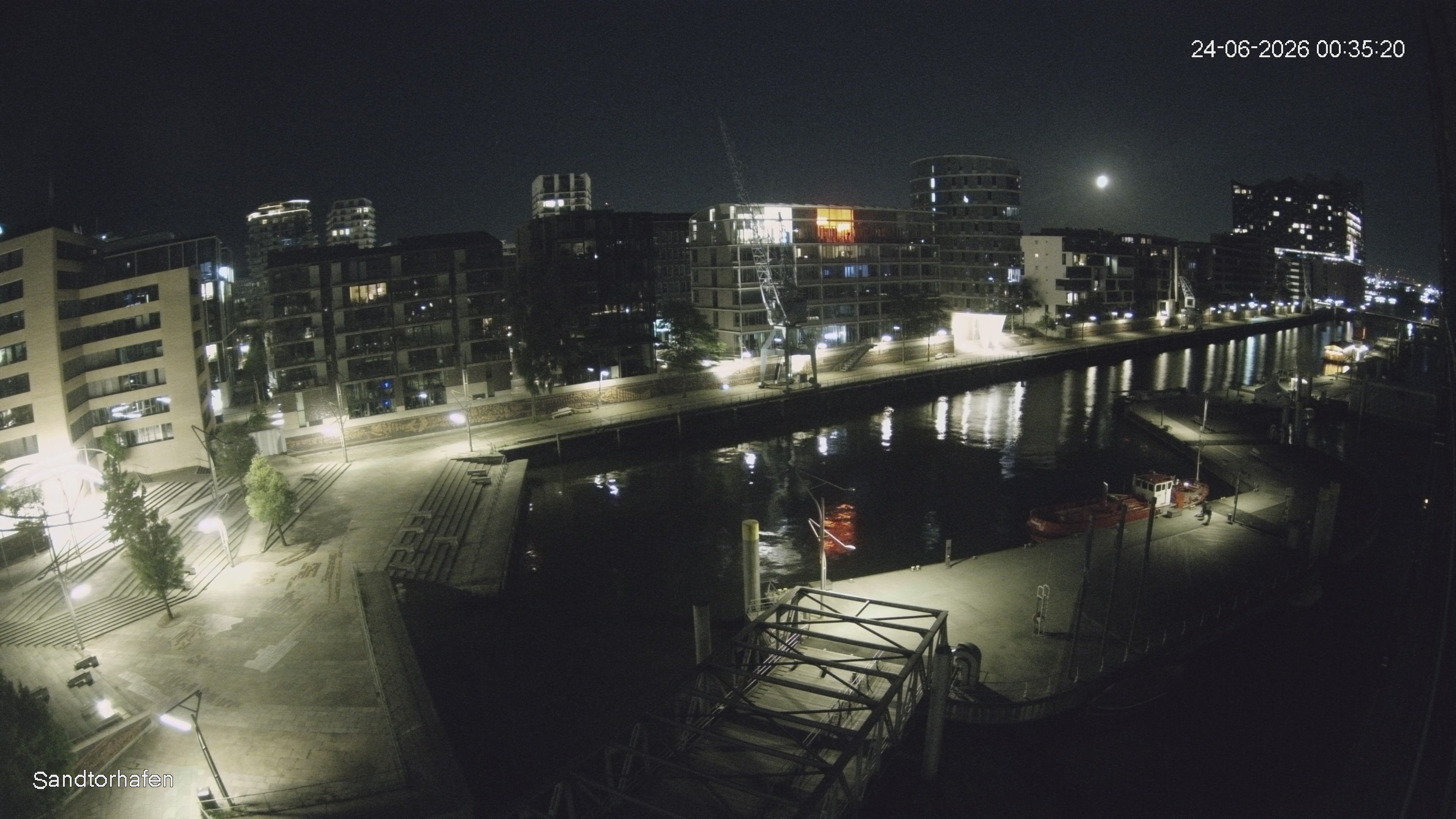 Archiv Foto Webcam Hamburg: HafenCity und Elbphilharmonie