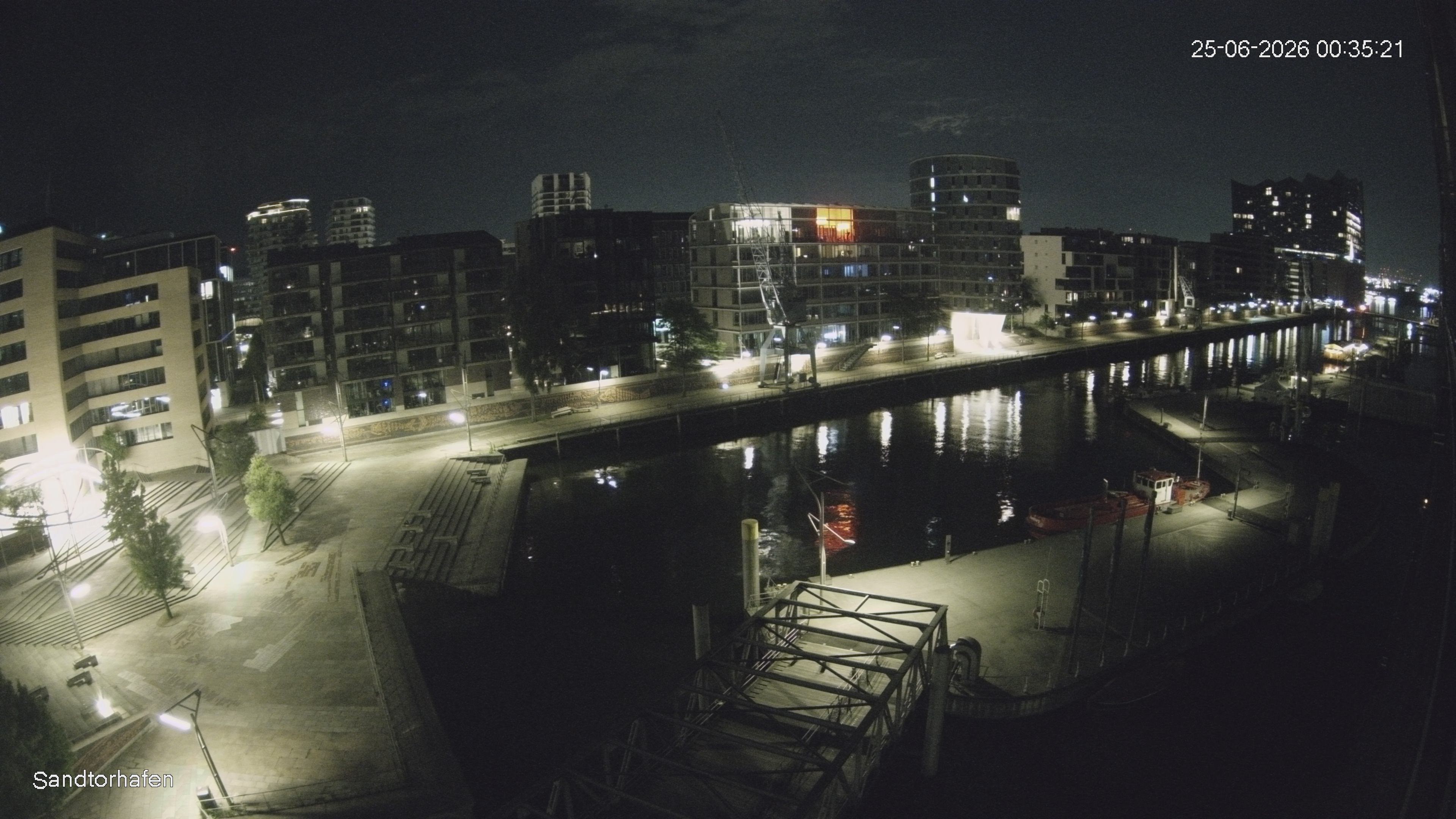 Archiv Foto Webcam Hamburg: HafenCity und Elbphilharmonie
