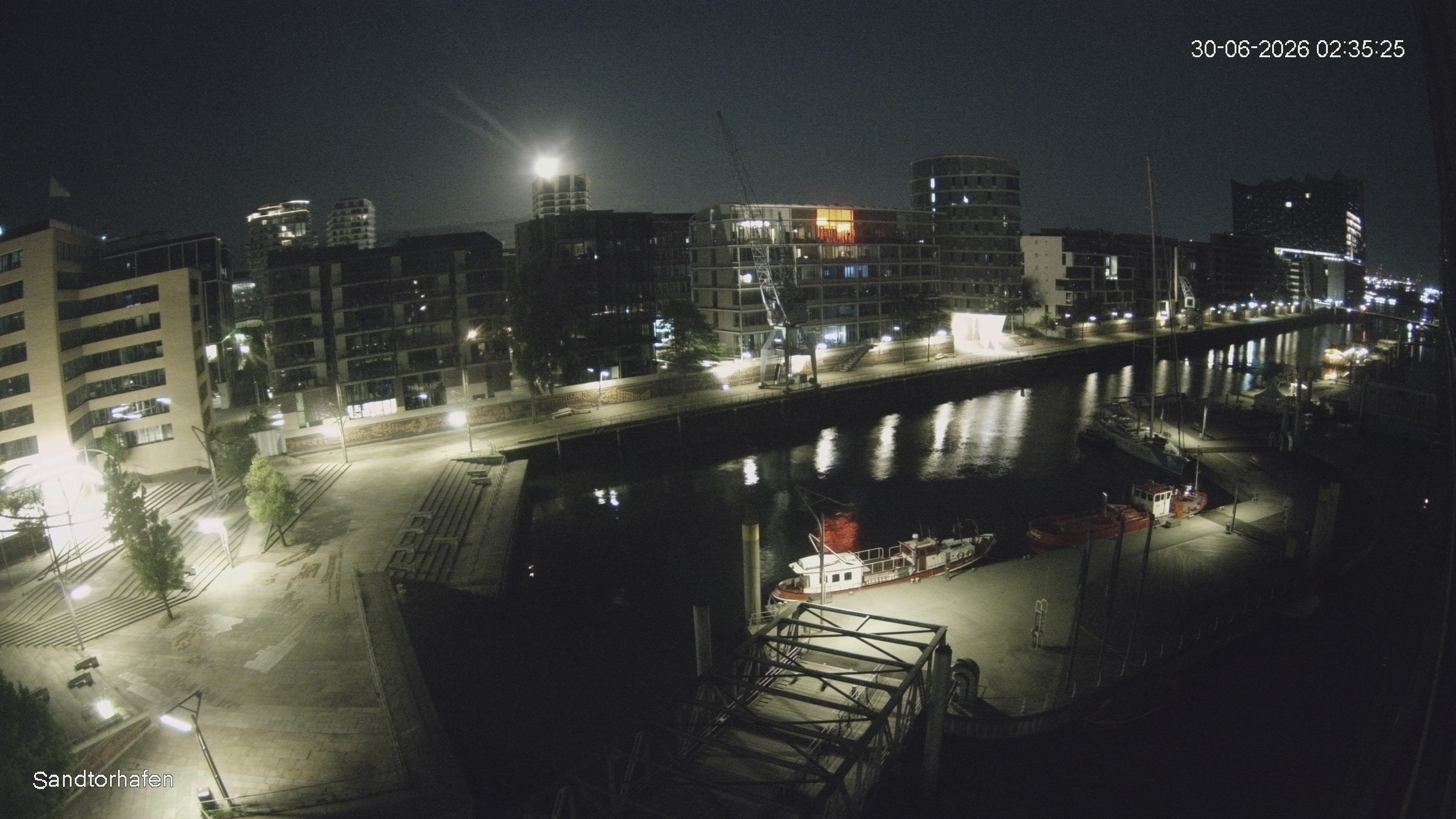 Archiv Foto Webcam Hamburg: HafenCity und Elbphilharmonie