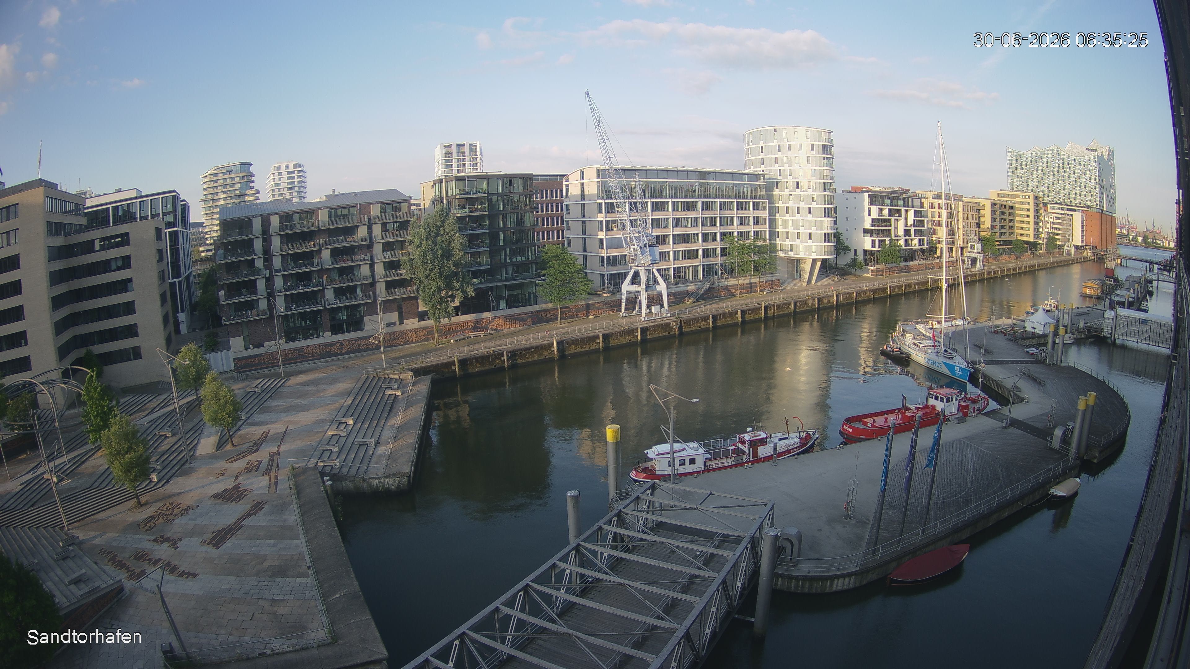 Archiv Foto Webcam Hamburg: HafenCity und Elbphilharmonie