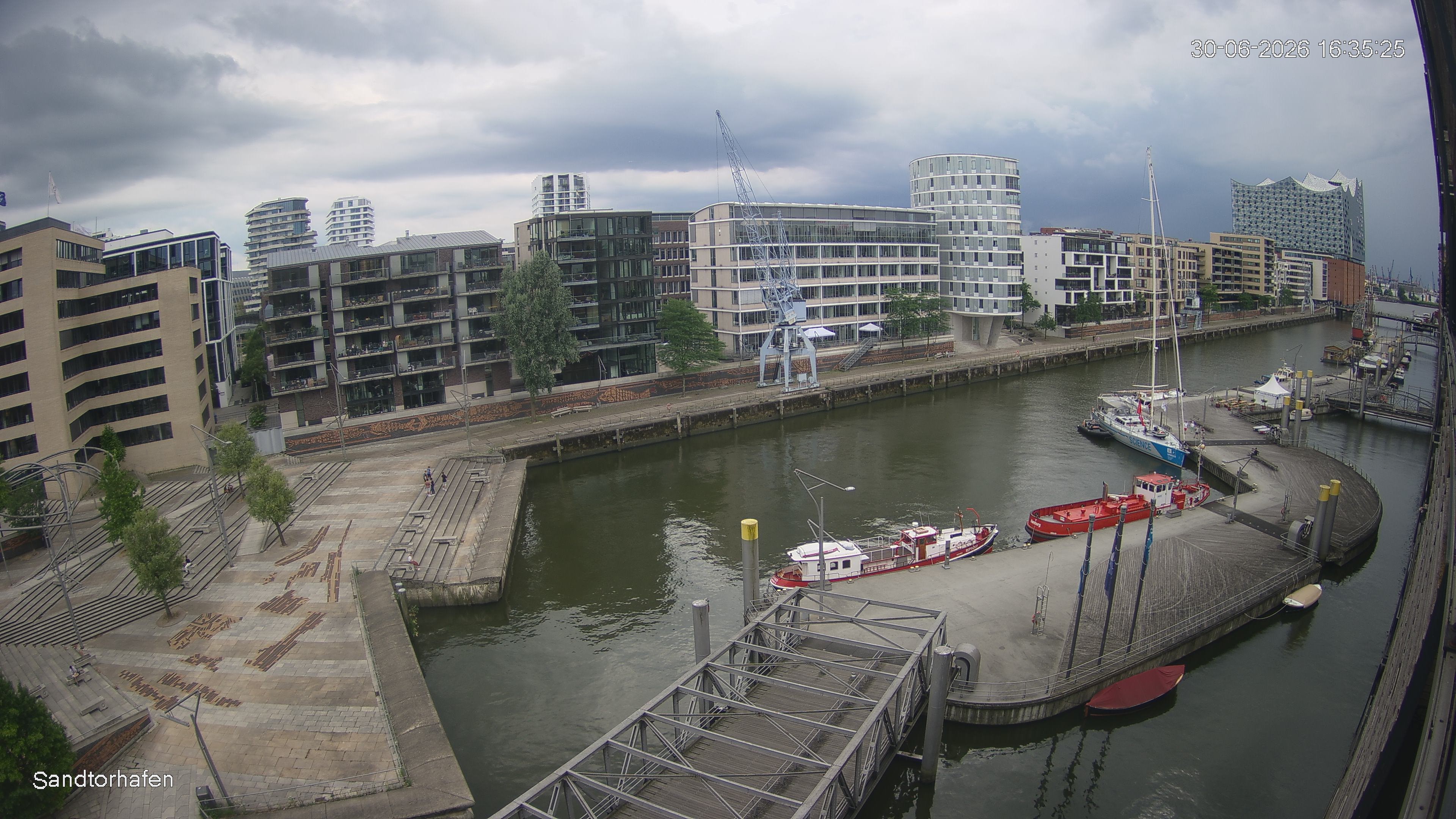 Archiv Foto Webcam Hamburg: HafenCity und Elbphilharmonie