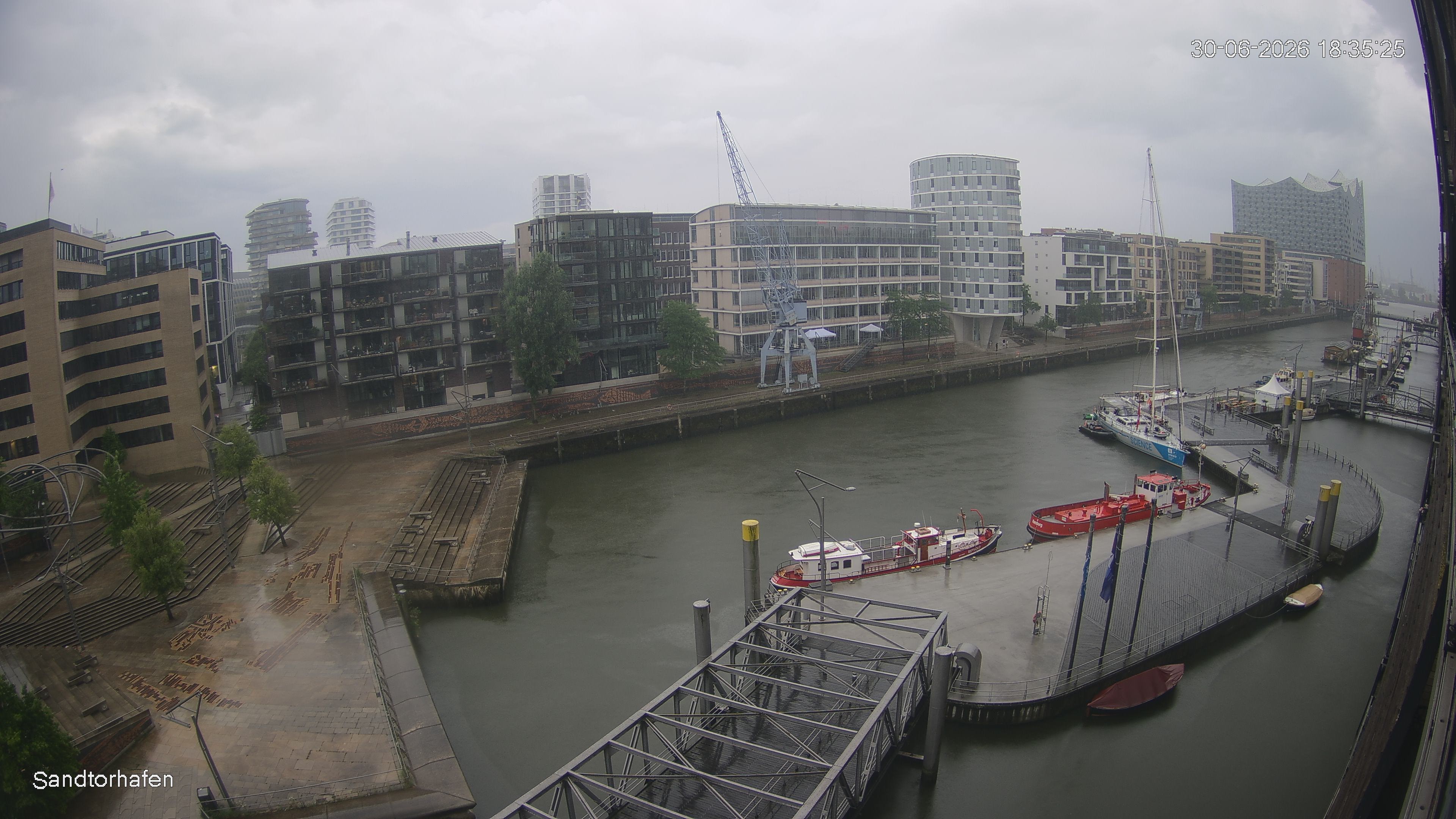 Archiv Foto Webcam Hamburg: HafenCity und Elbphilharmonie