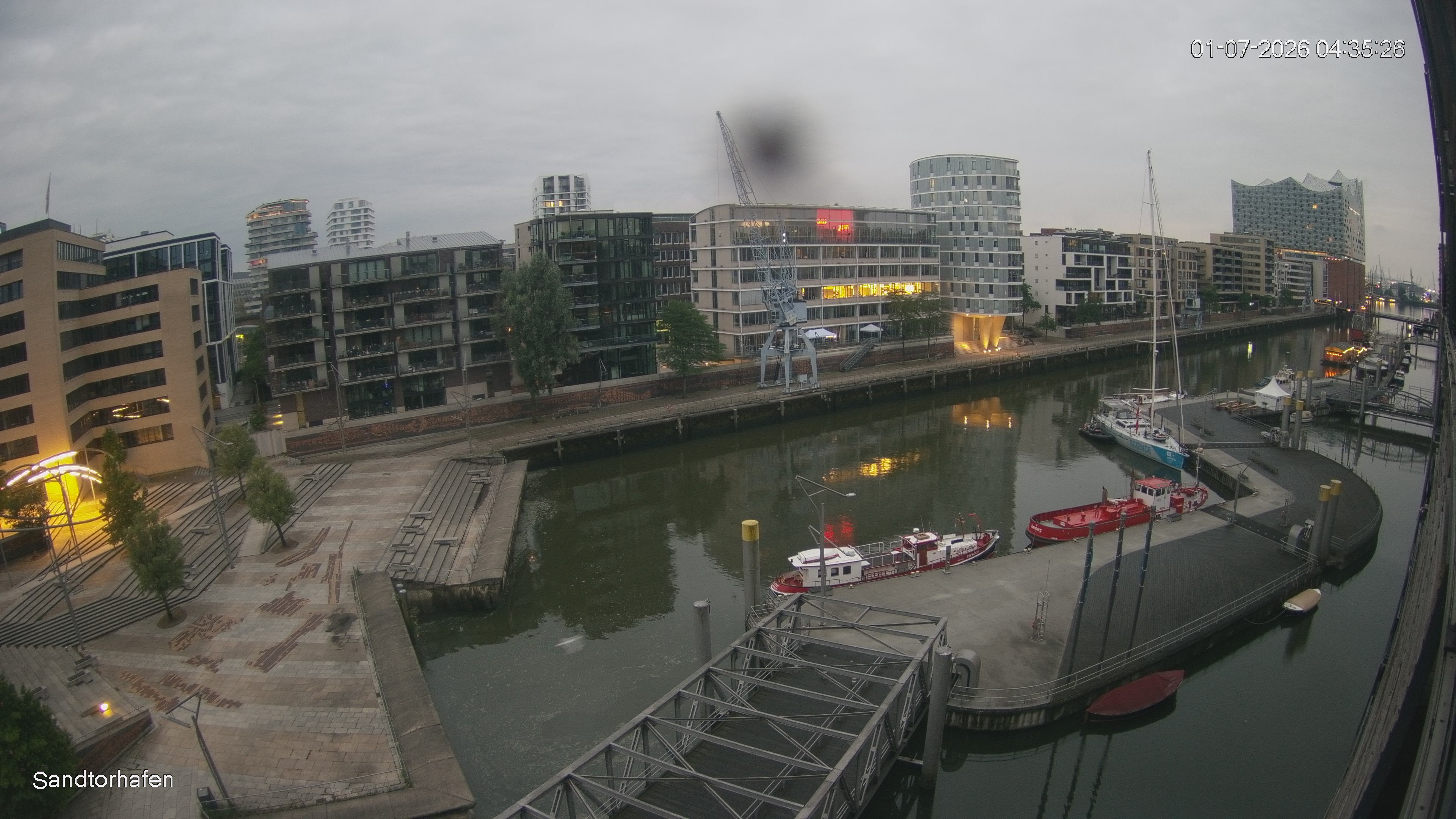 Archived image Webcam Harbour Hall Hamburg