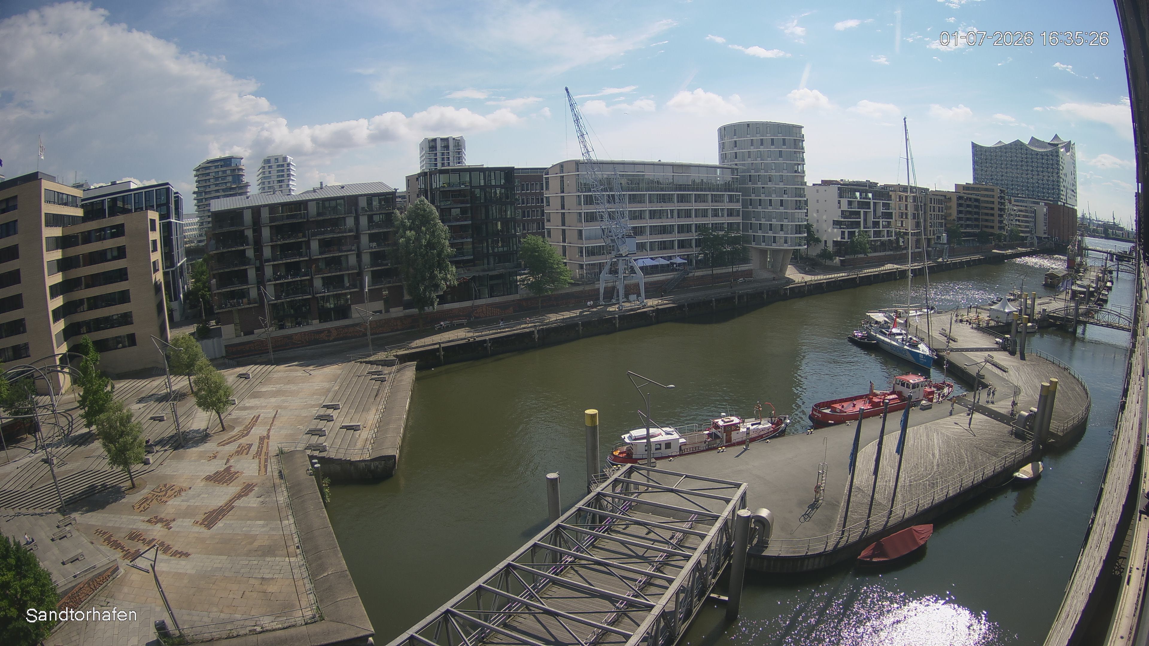 Archived image Webcam Harbour Hall Hamburg