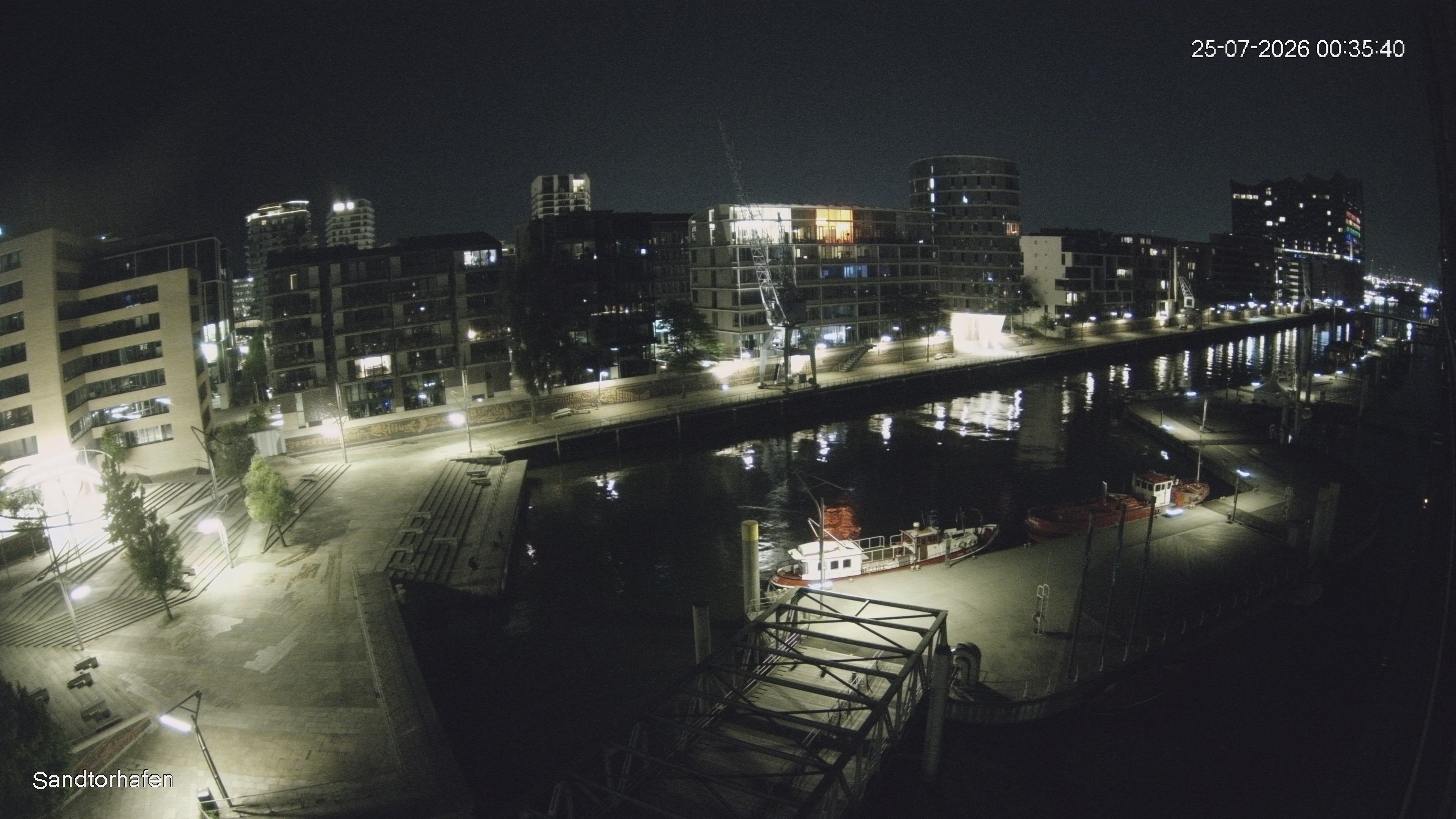 Archived image Webcam Harbour Hall Hamburg