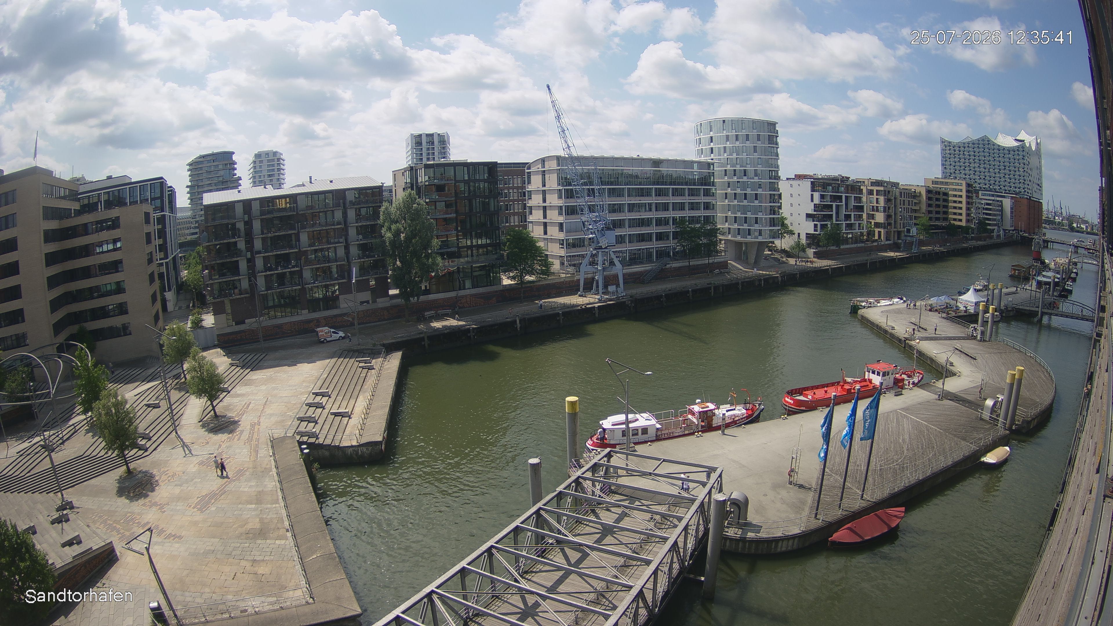 Archiv Foto Webcam Hamburg: HafenCity und Elbphilharmonie