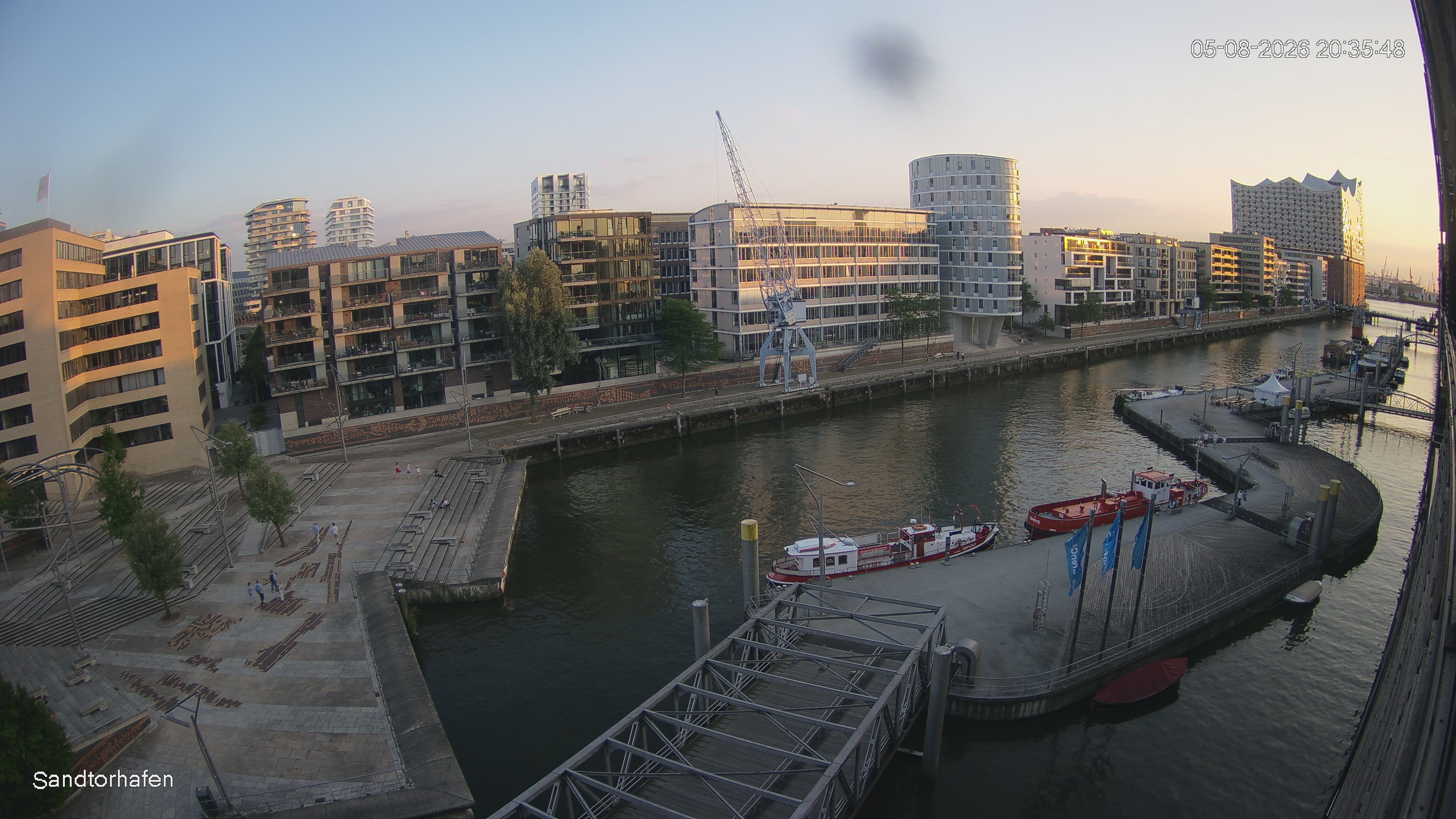 Archiv Foto Webcam Hamburg: HafenCity und Elbphilharmonie