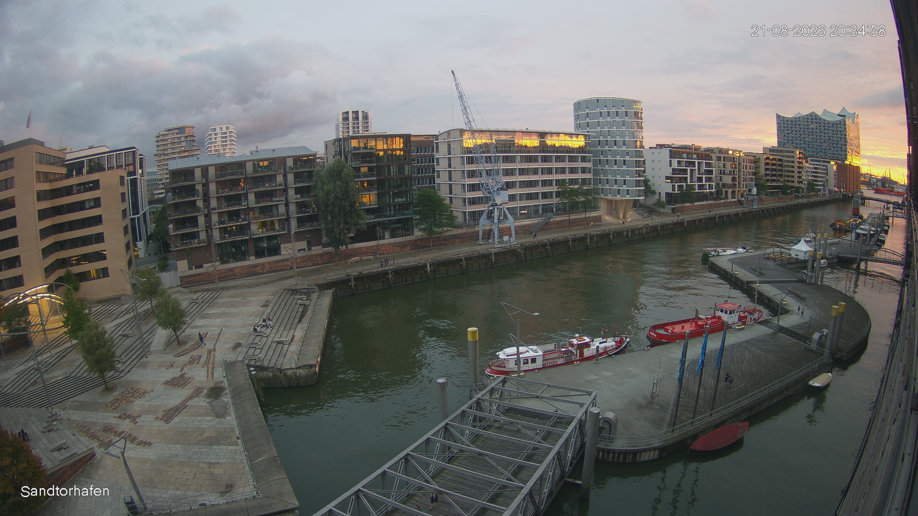 Archiv Foto Webcam Hamburg: HafenCity und Elbphilharmonie