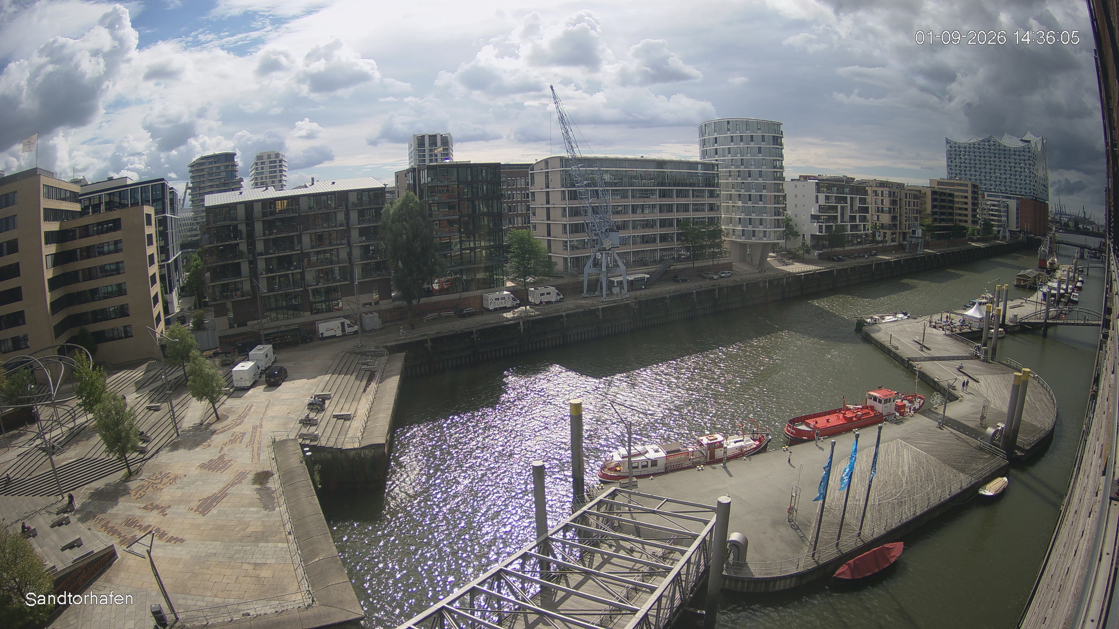 Archiv Foto Webcam Hamburg: HafenCity und Elbphilharmonie
