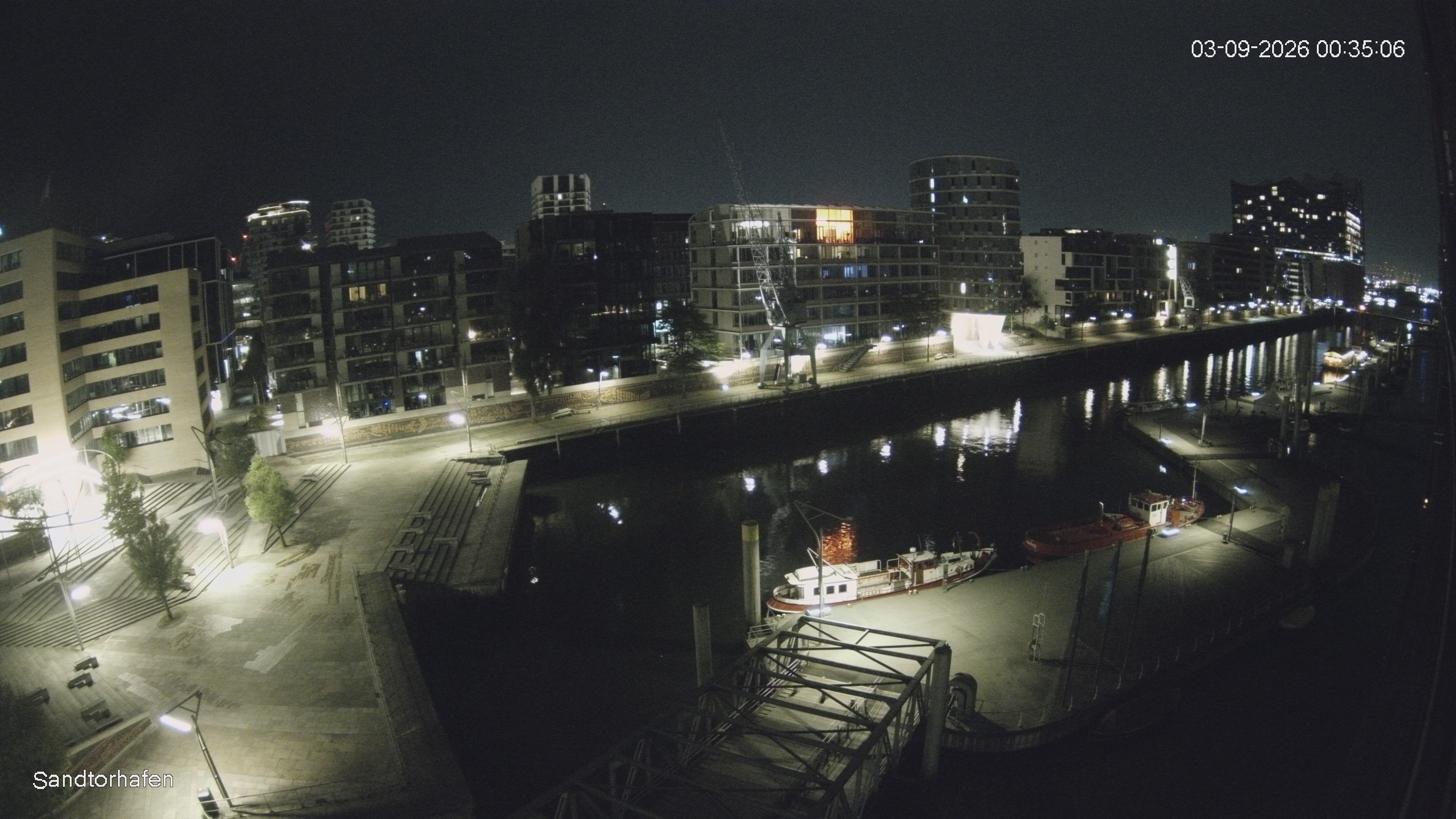 Archived image Webcam Harbour Hall Hamburg