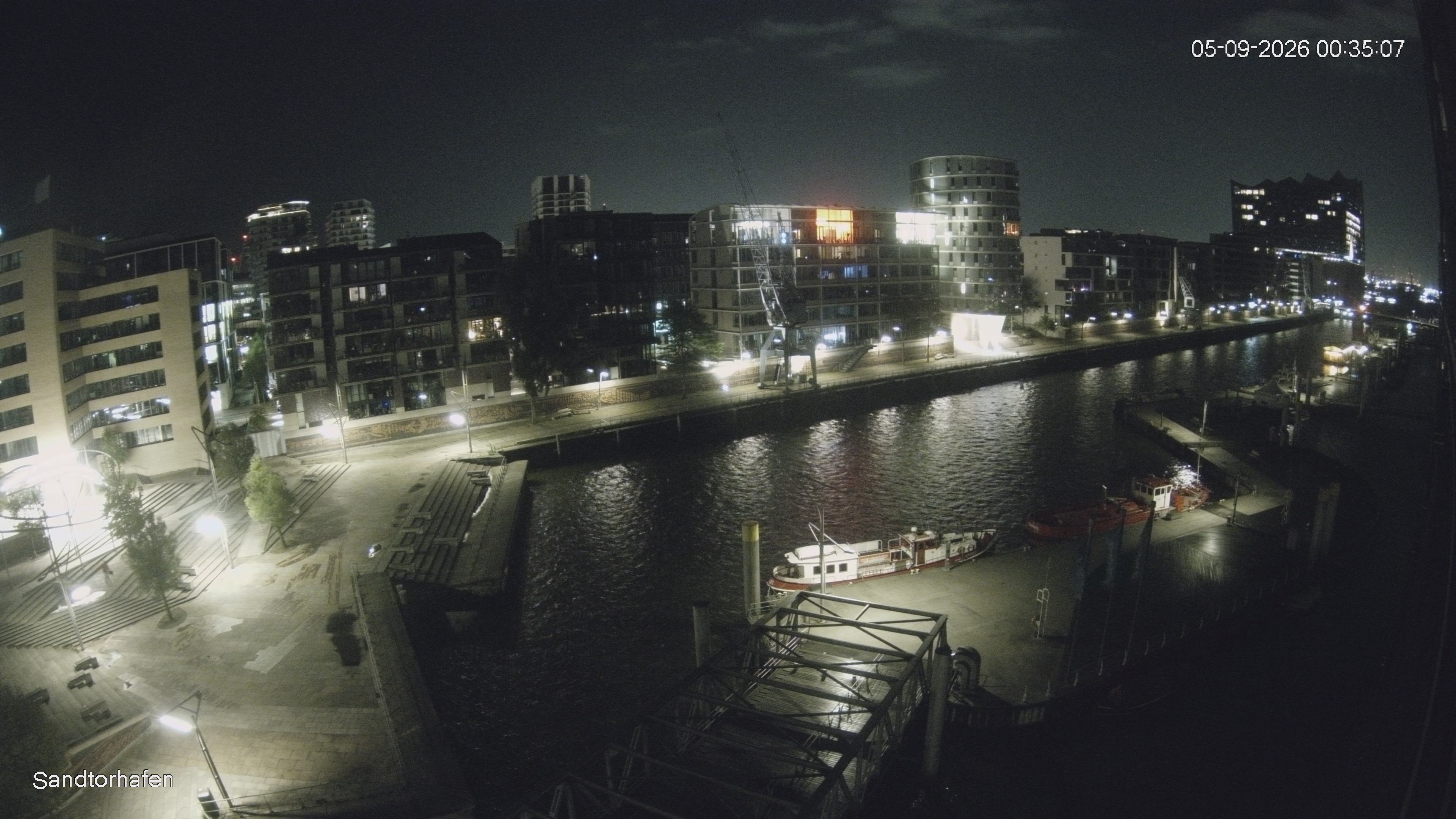 Archived image Webcam Harbour Hall Hamburg