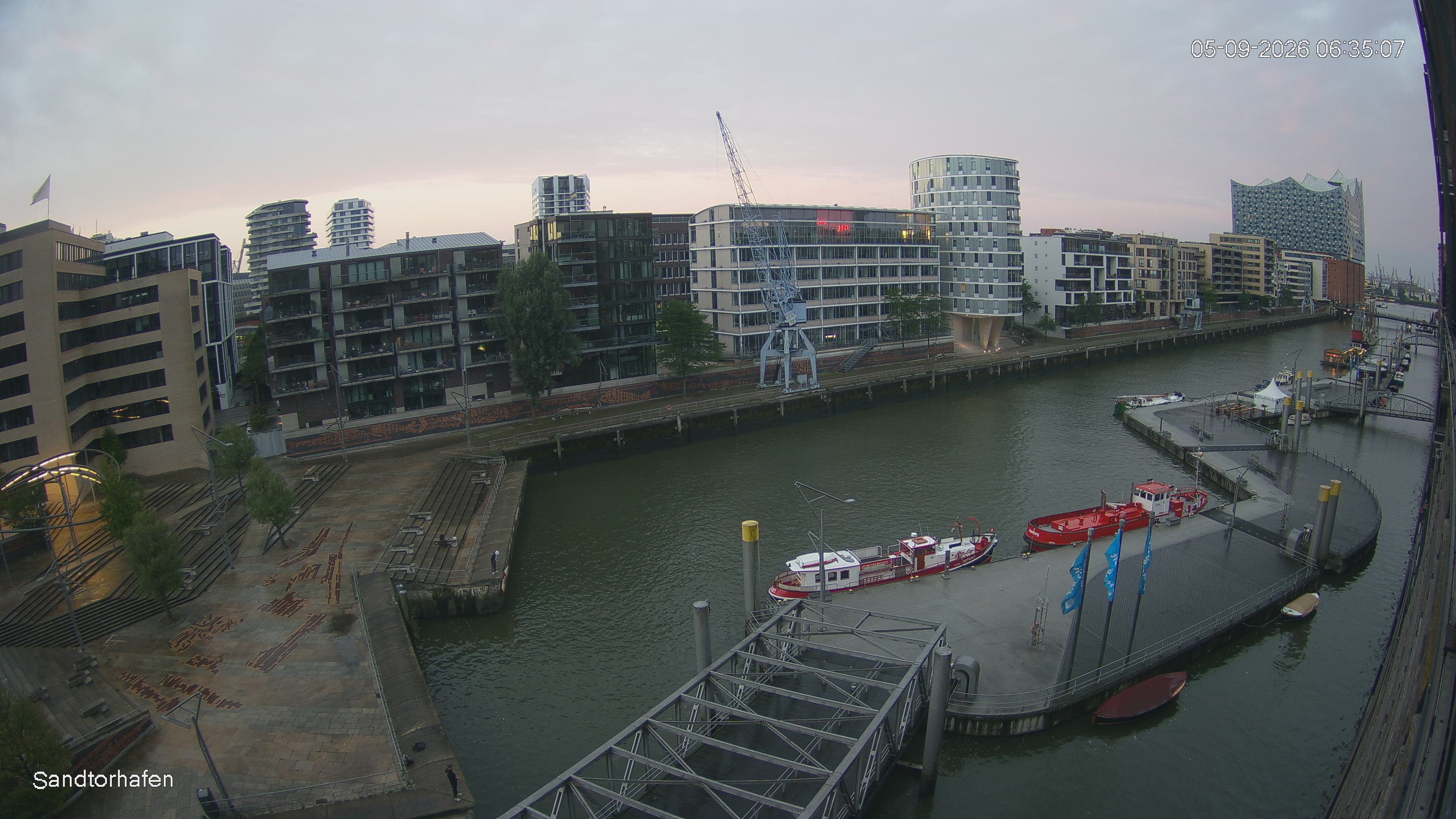 Archiv Foto Webcam Hamburg: HafenCity und Elbphilharmonie