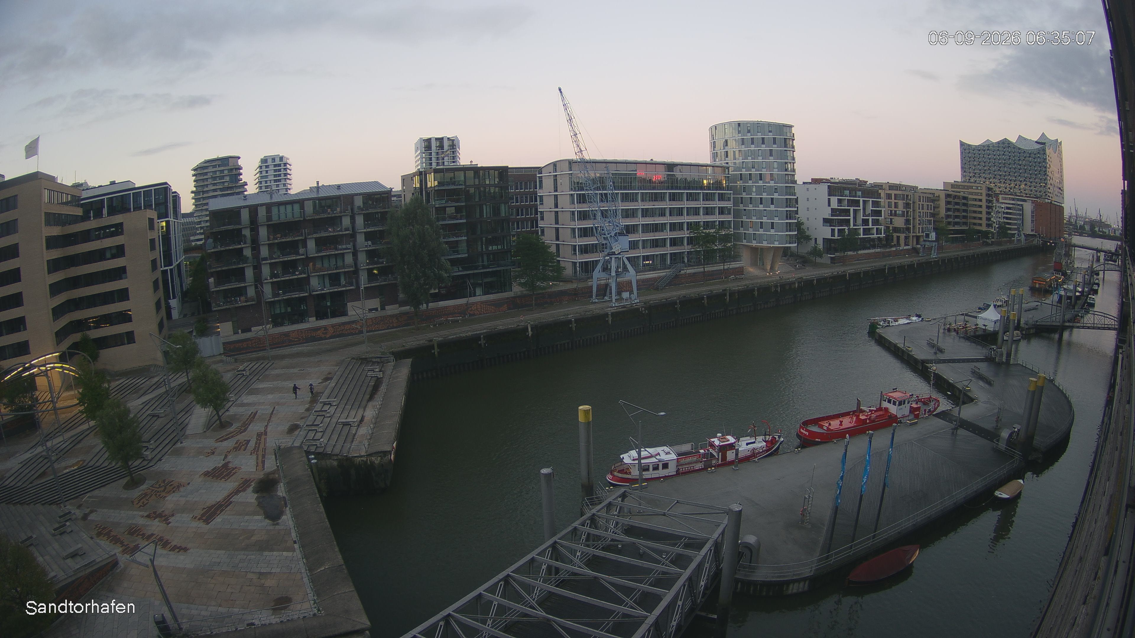 Archiv Foto Webcam Hamburg: HafenCity und Elbphilharmonie