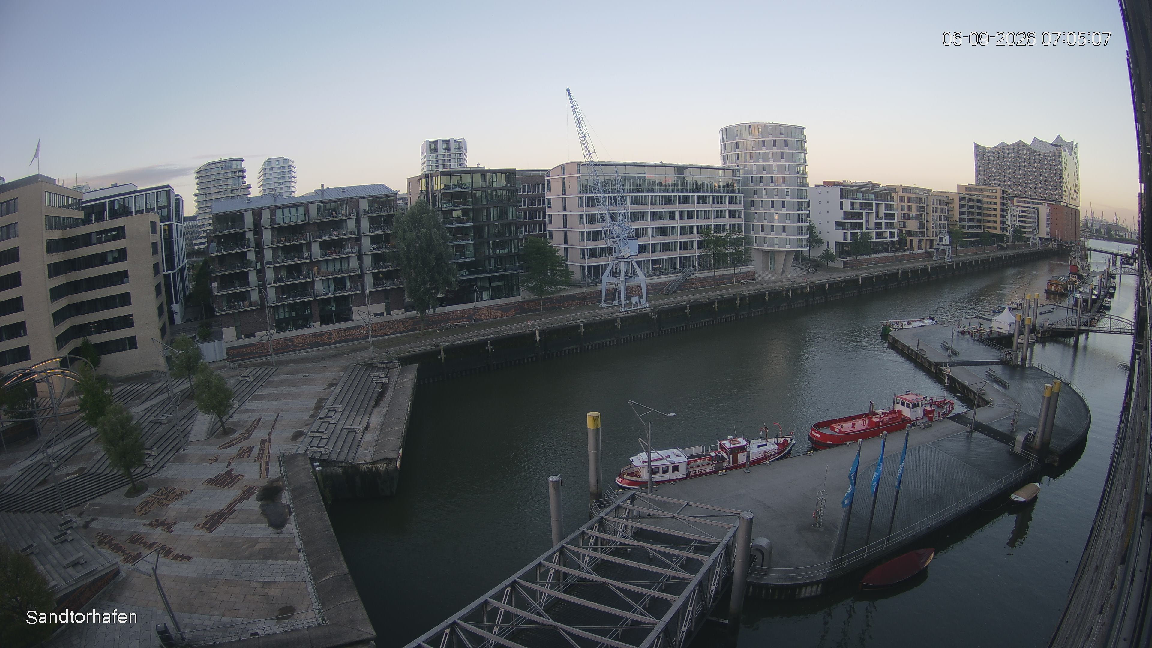 Archiv Foto Webcam Hamburg: HafenCity und Elbphilharmonie