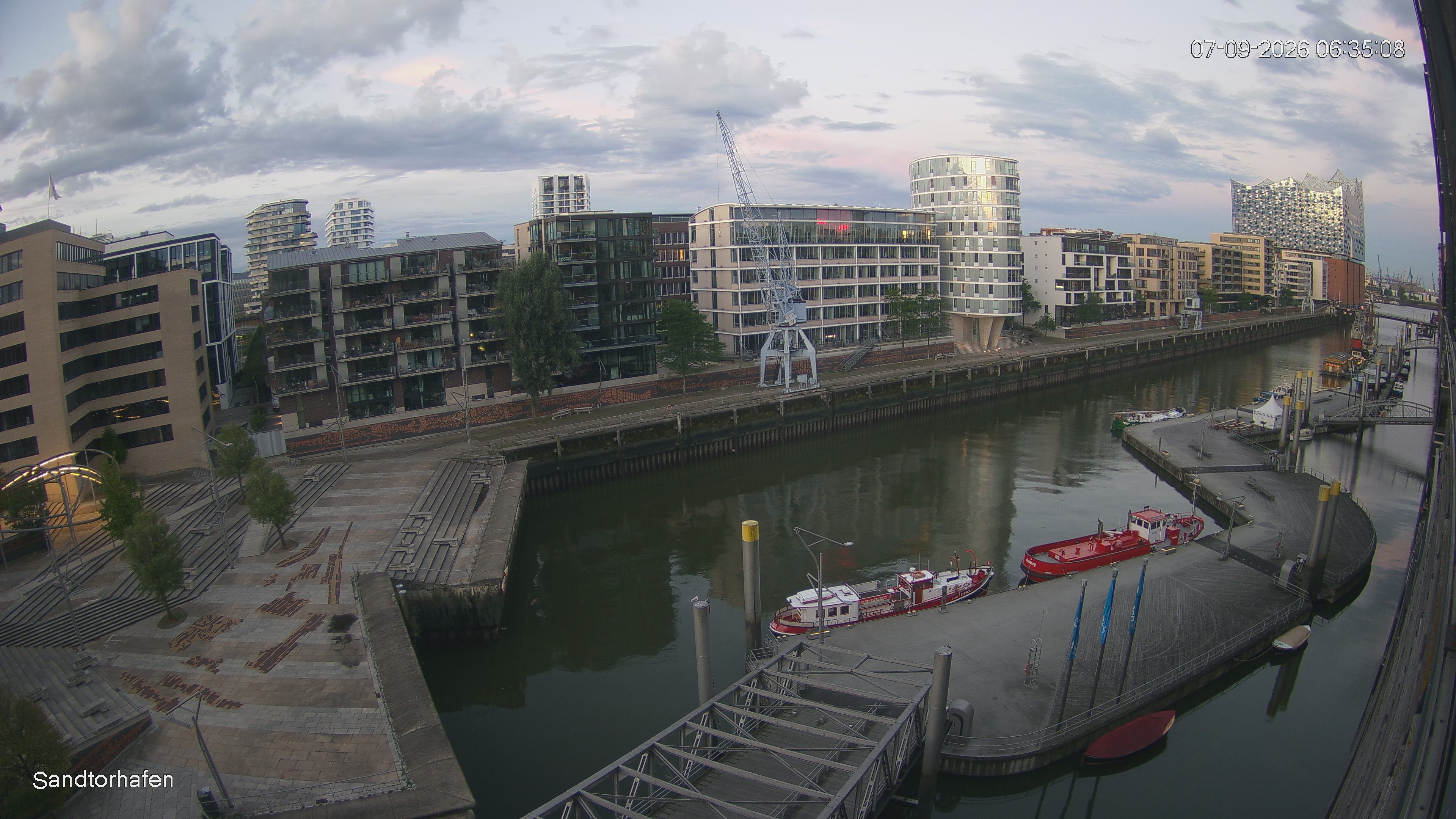 Archiv Foto Webcam Hamburg: HafenCity und Elbphilharmonie