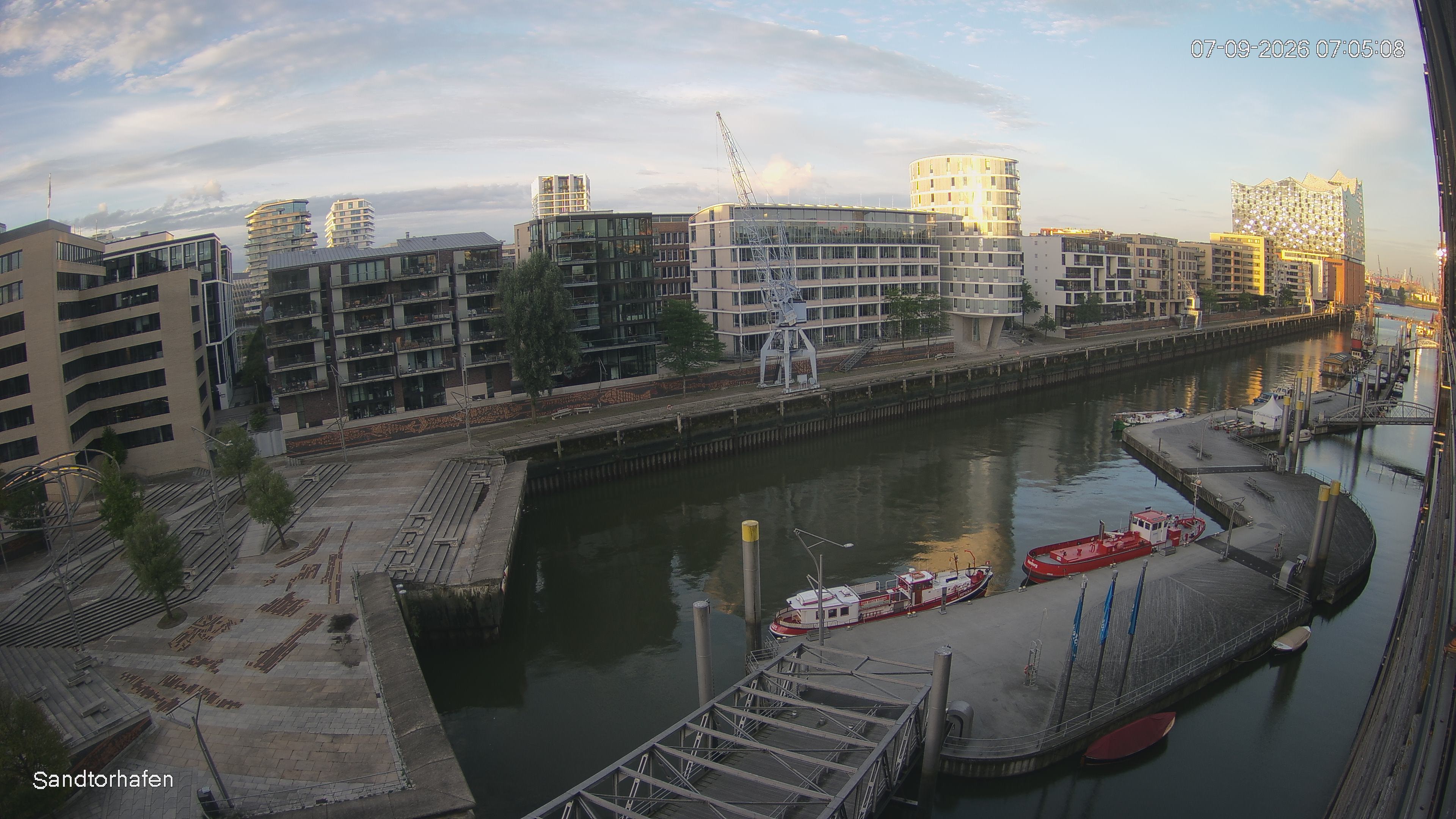 Archiv Foto Webcam Hamburg: HafenCity und Elbphilharmonie