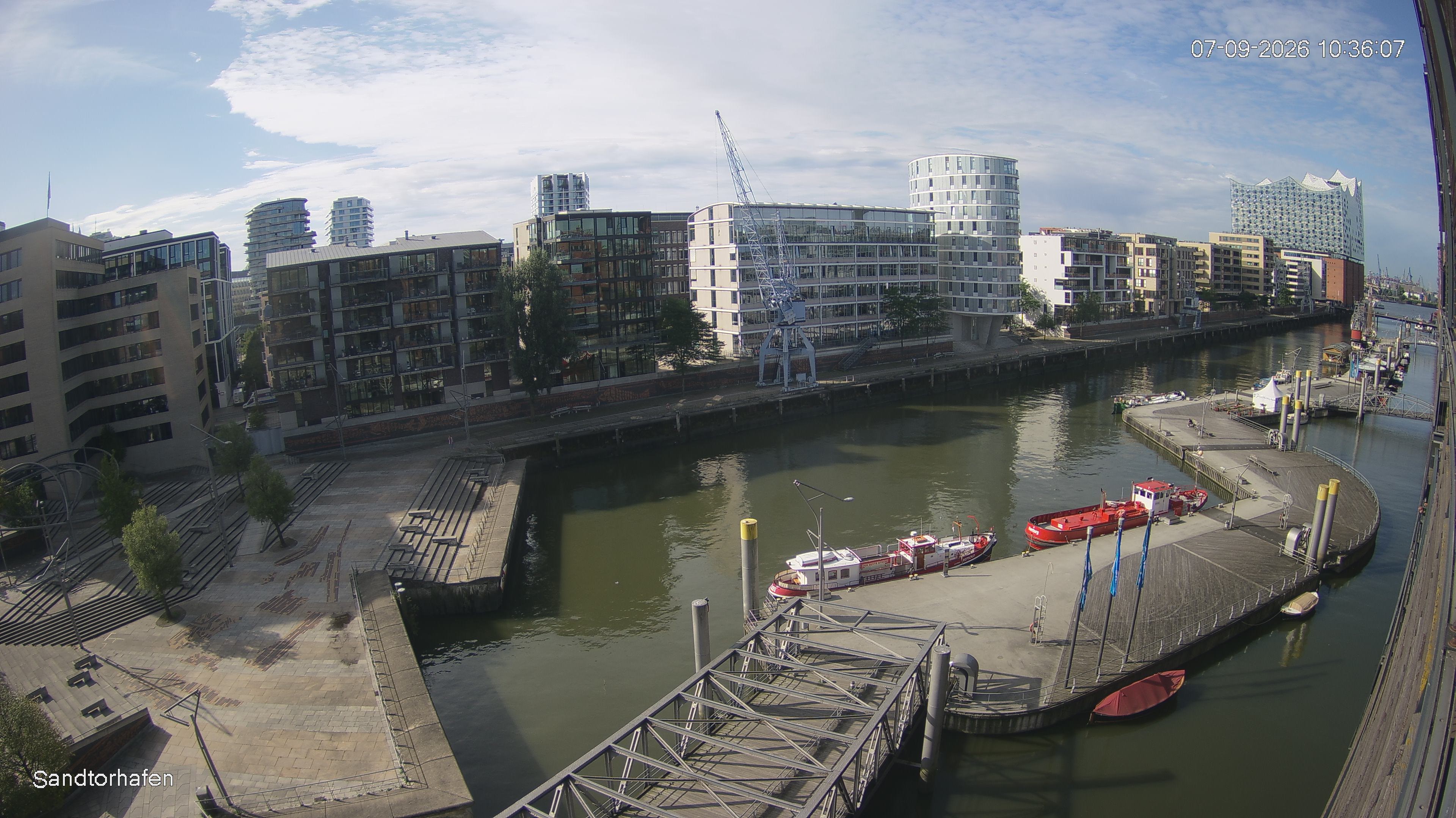 Archiv Foto Webcam Hamburg: HafenCity und Elbphilharmonie