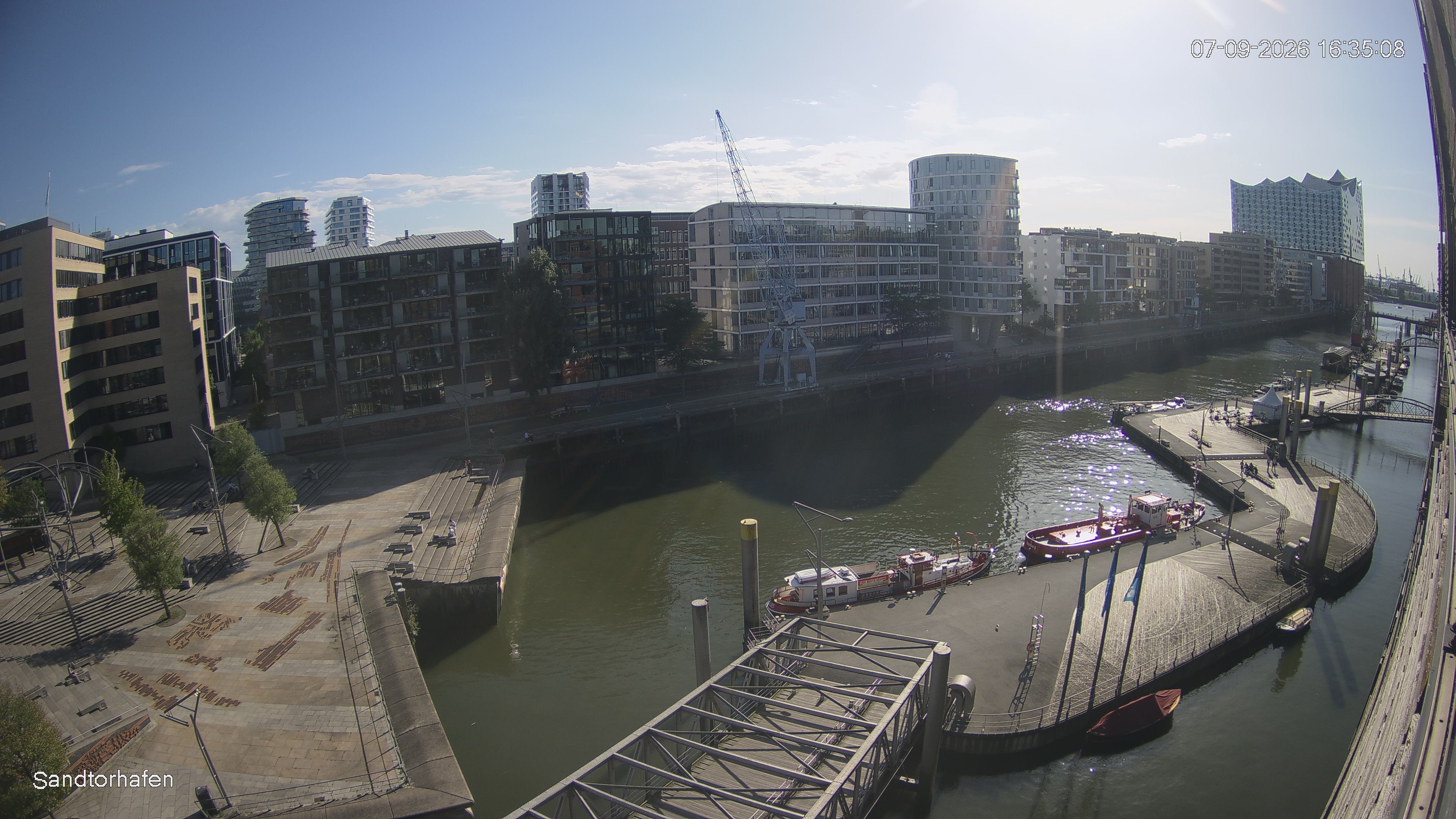 Archiv Foto Webcam Hamburg: HafenCity und Elbphilharmonie