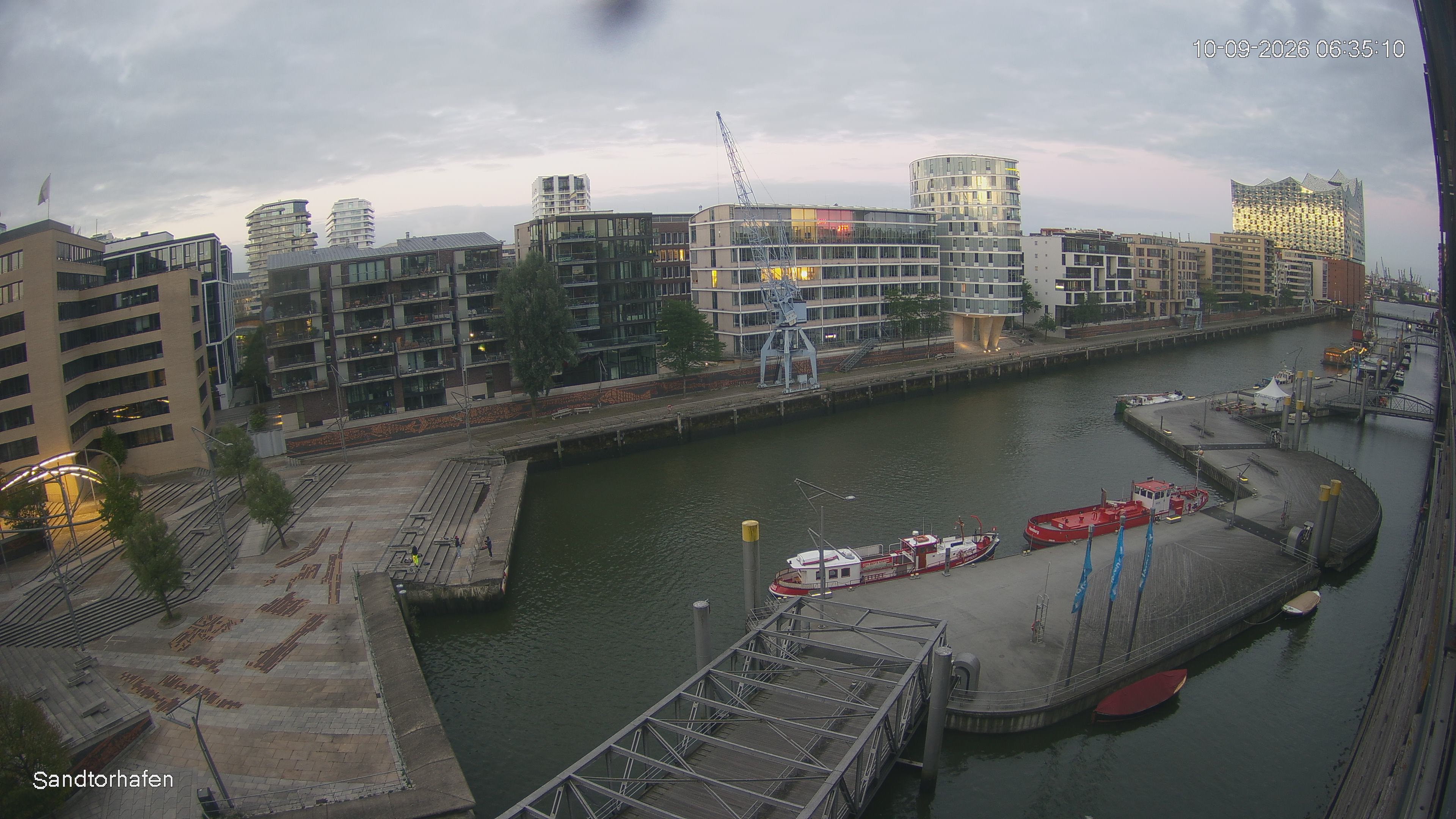 Archiv Foto Webcam Hamburg: HafenCity und Elbphilharmonie