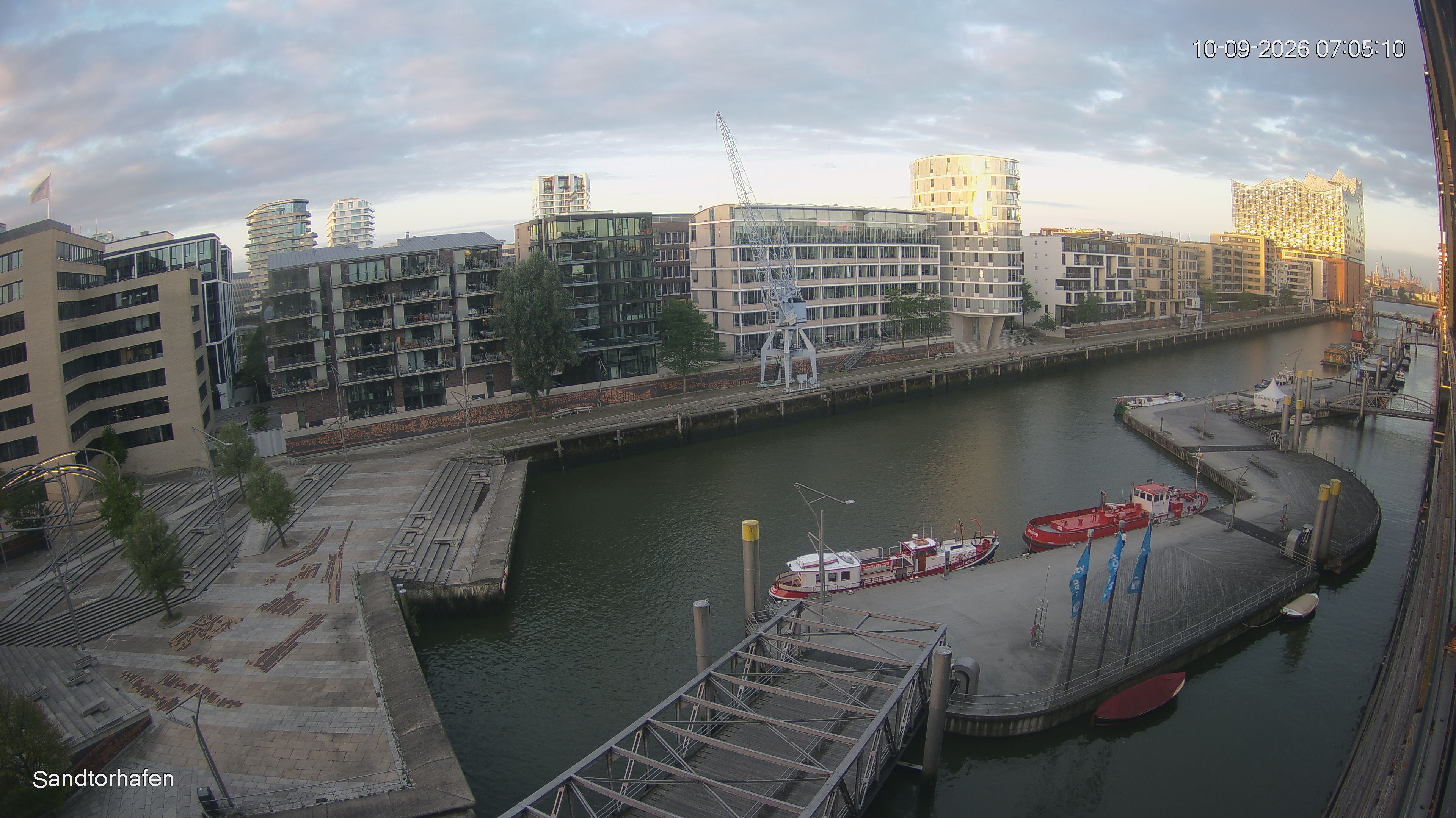 Archiv Foto Webcam Hamburg: HafenCity und Elbphilharmonie