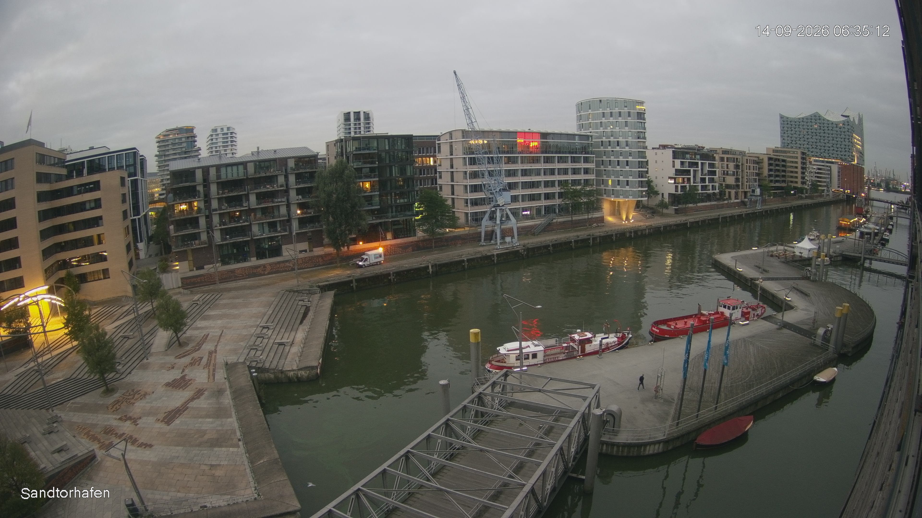 Archiv Foto Webcam Hamburg: HafenCity und Elbphilharmonie