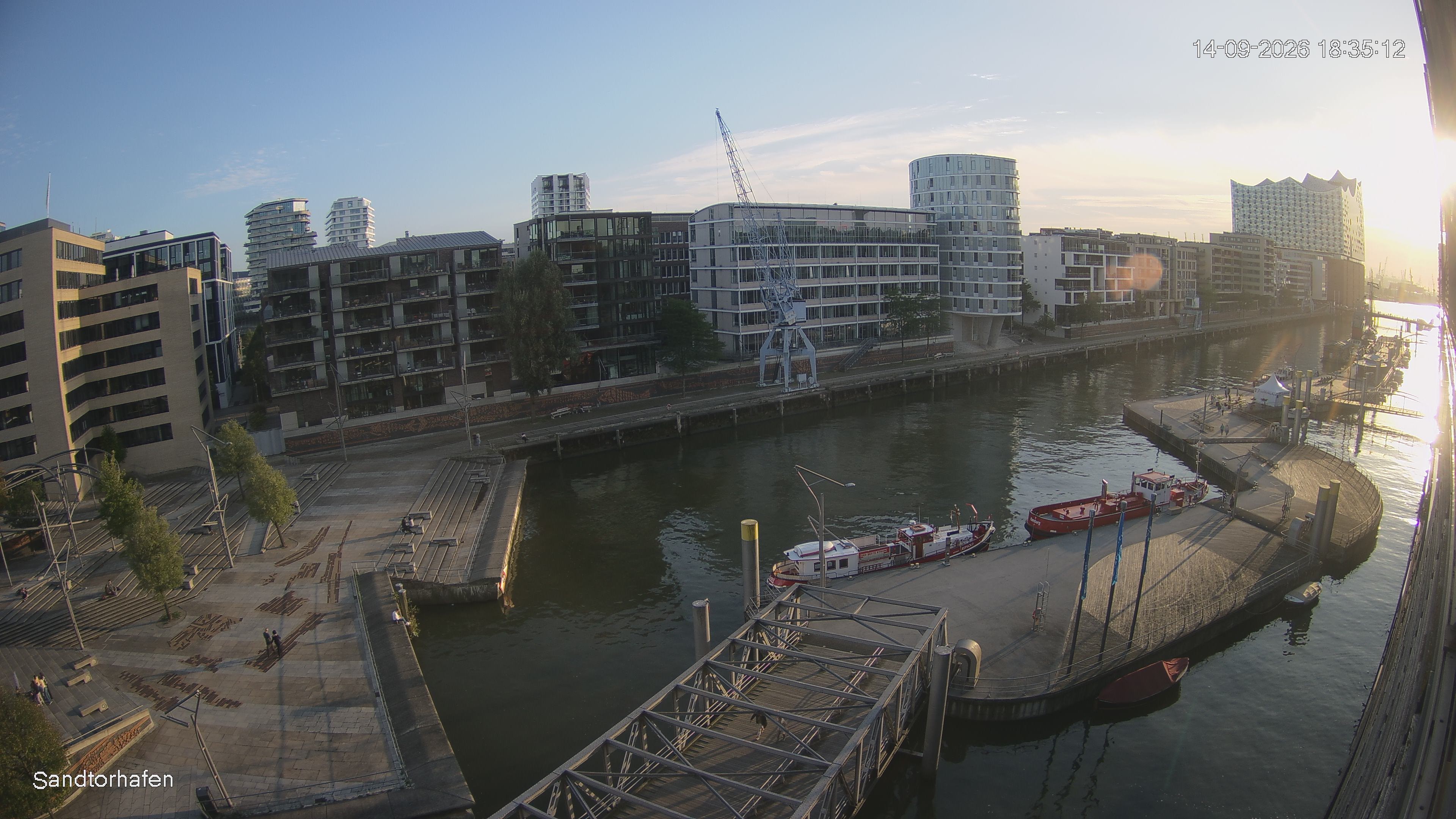 Archiv Foto Webcam Hamburg: HafenCity und Elbphilharmonie