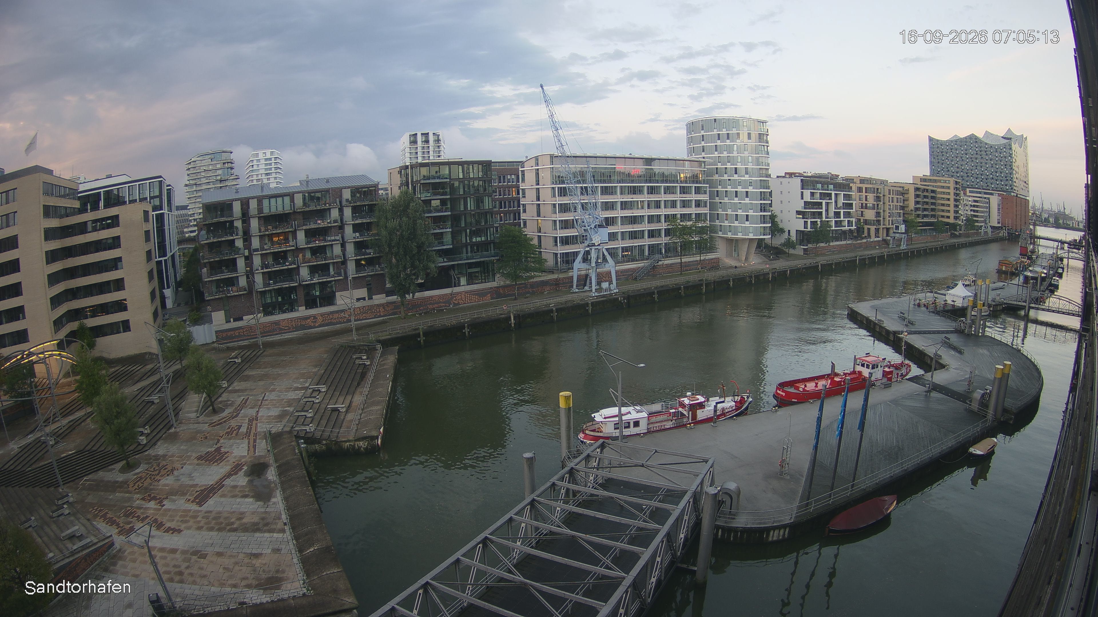 Archiv Foto Webcam Hamburg: HafenCity und Elbphilharmonie