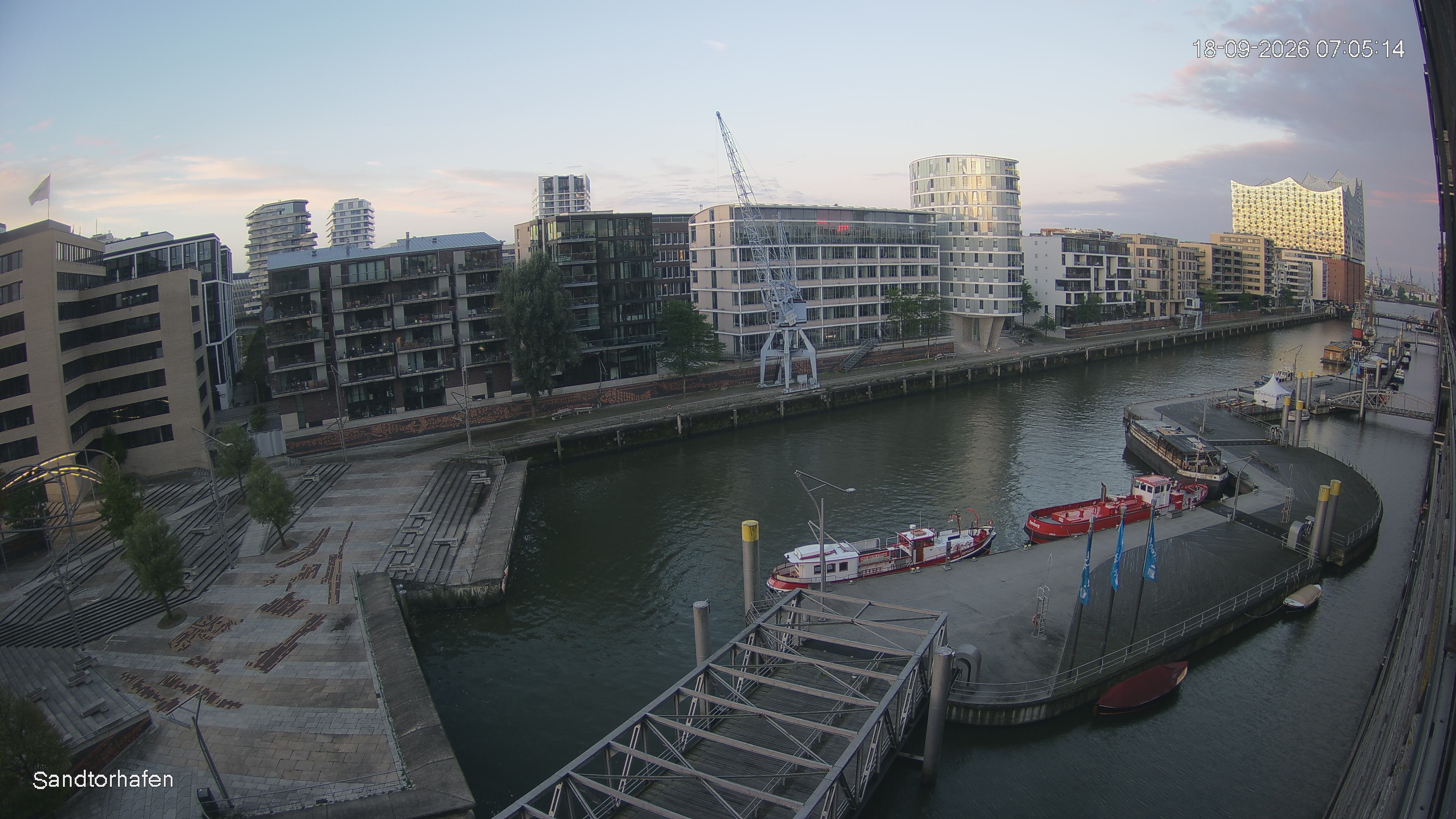 Archived image Webcam Harbour Hall Hamburg