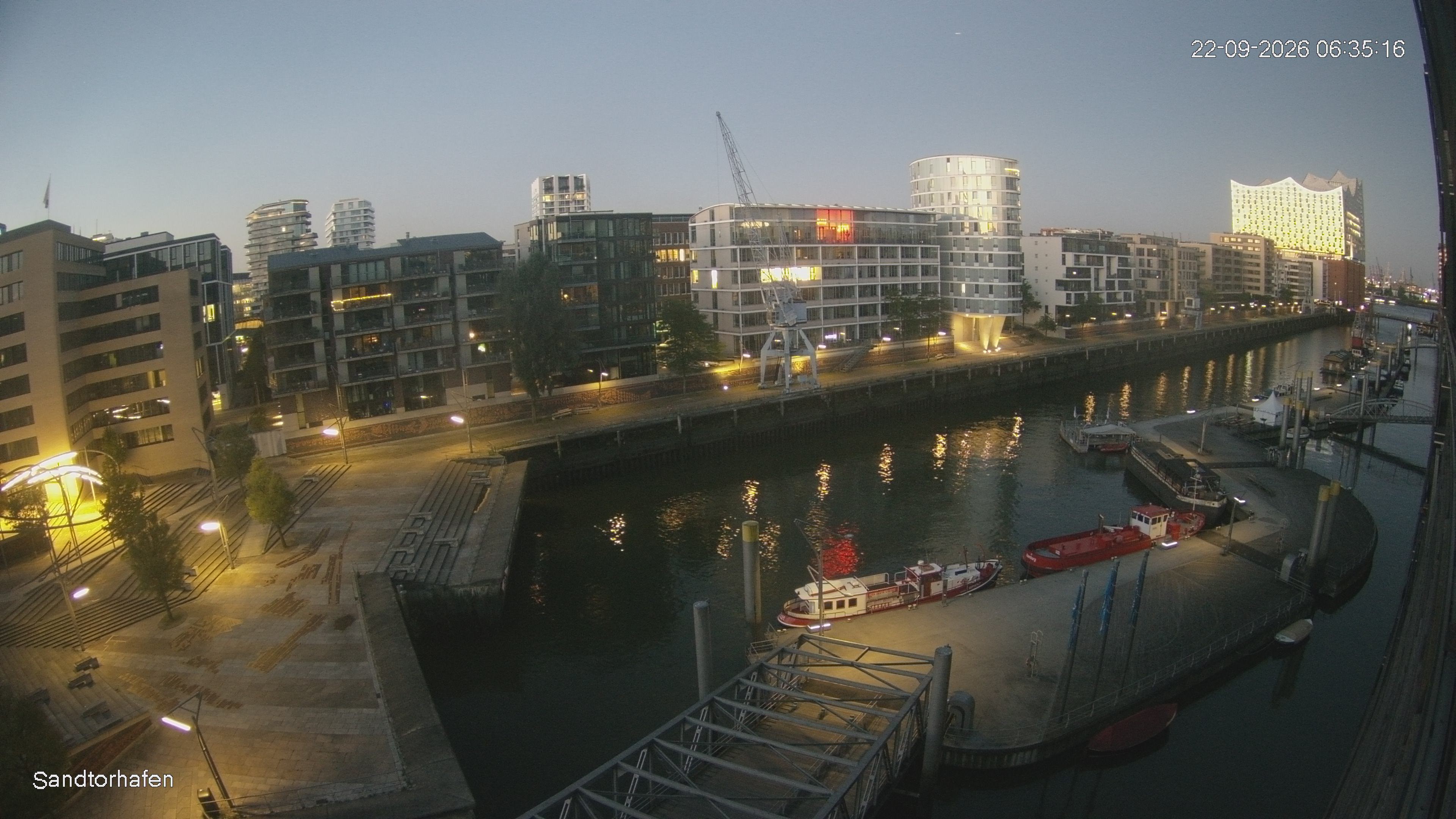 Archiv Foto Webcam Hamburg: HafenCity und Elbphilharmonie
