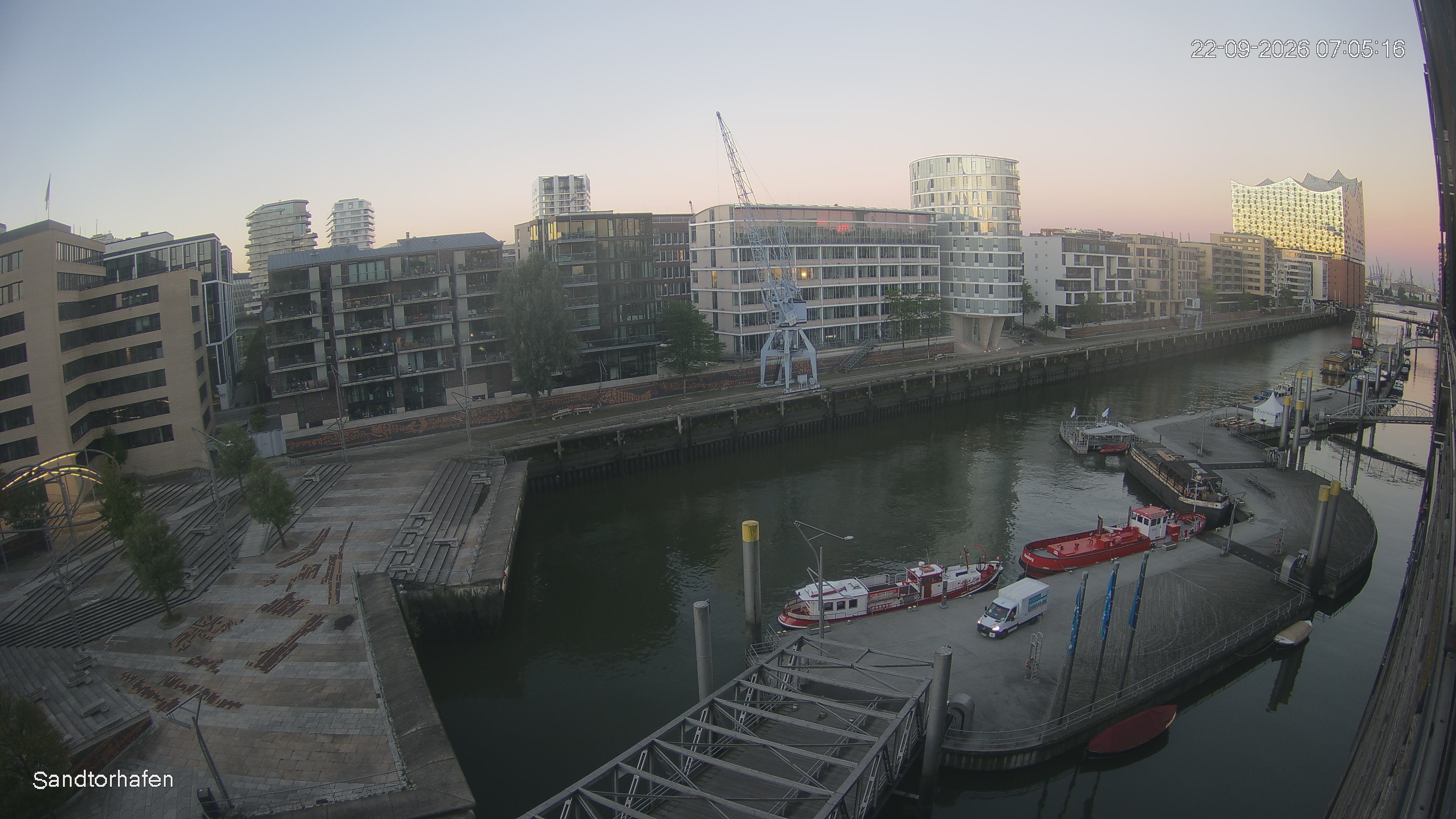 Archiv Foto Webcam Hamburg: HafenCity und Elbphilharmonie