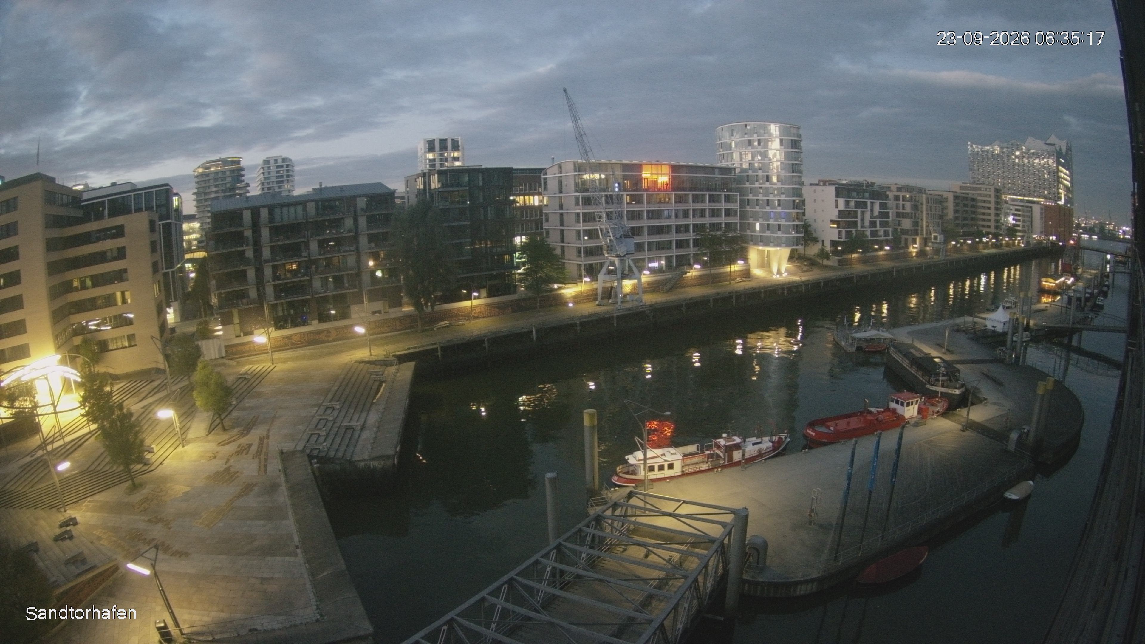 Archiv Foto Webcam Hamburg: HafenCity und Elbphilharmonie