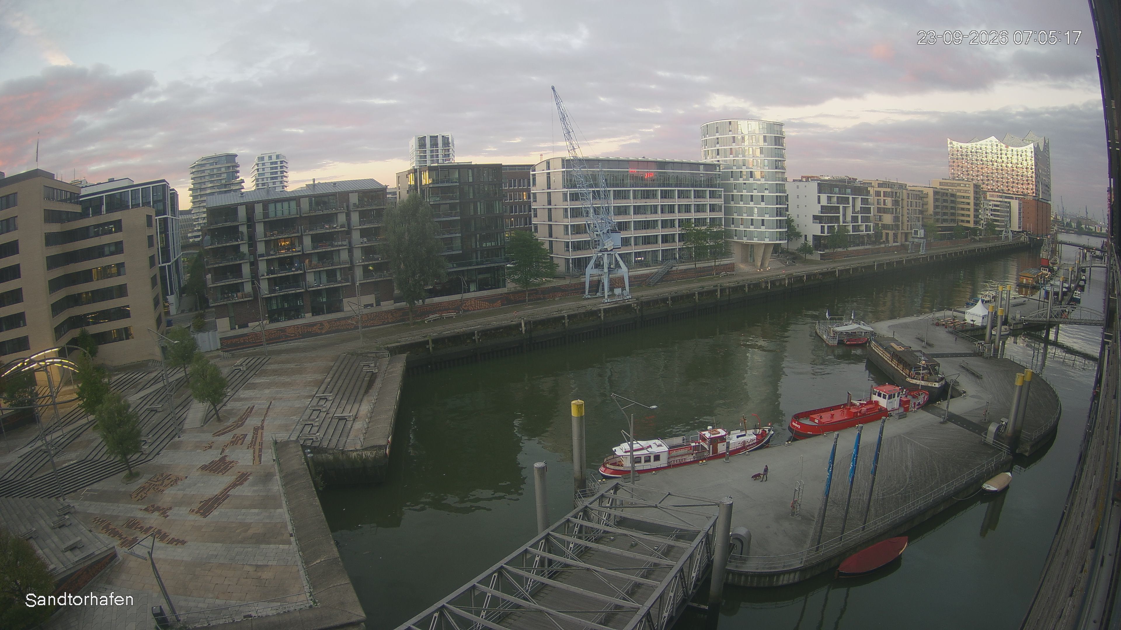 Archiv Foto Webcam Hamburg: HafenCity und Elbphilharmonie