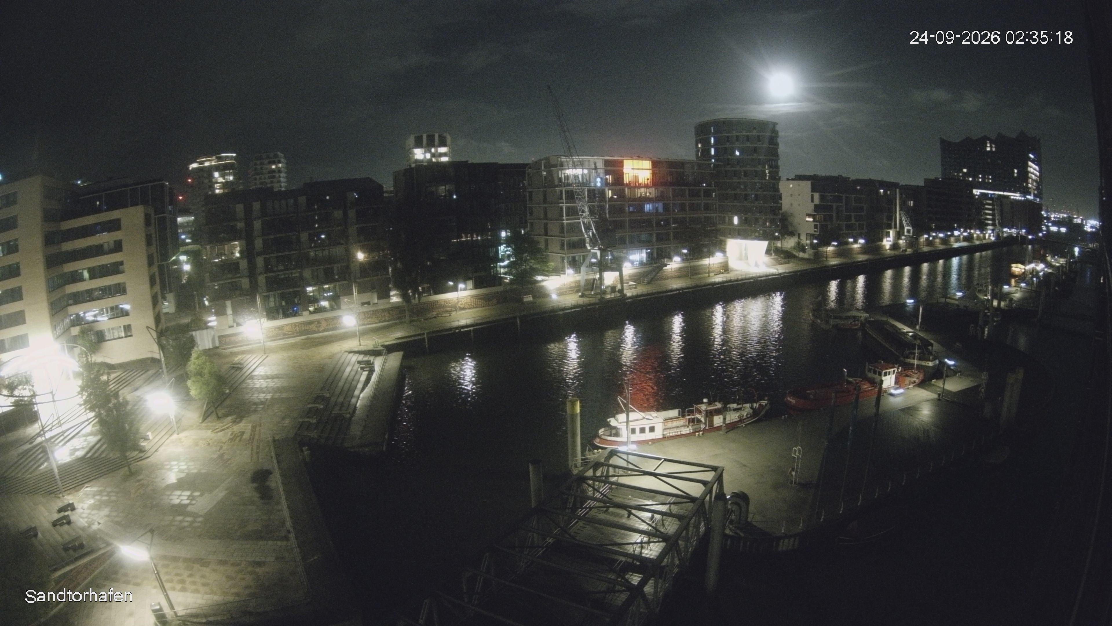 Archiv Foto Webcam Hamburg: HafenCity und Elbphilharmonie
