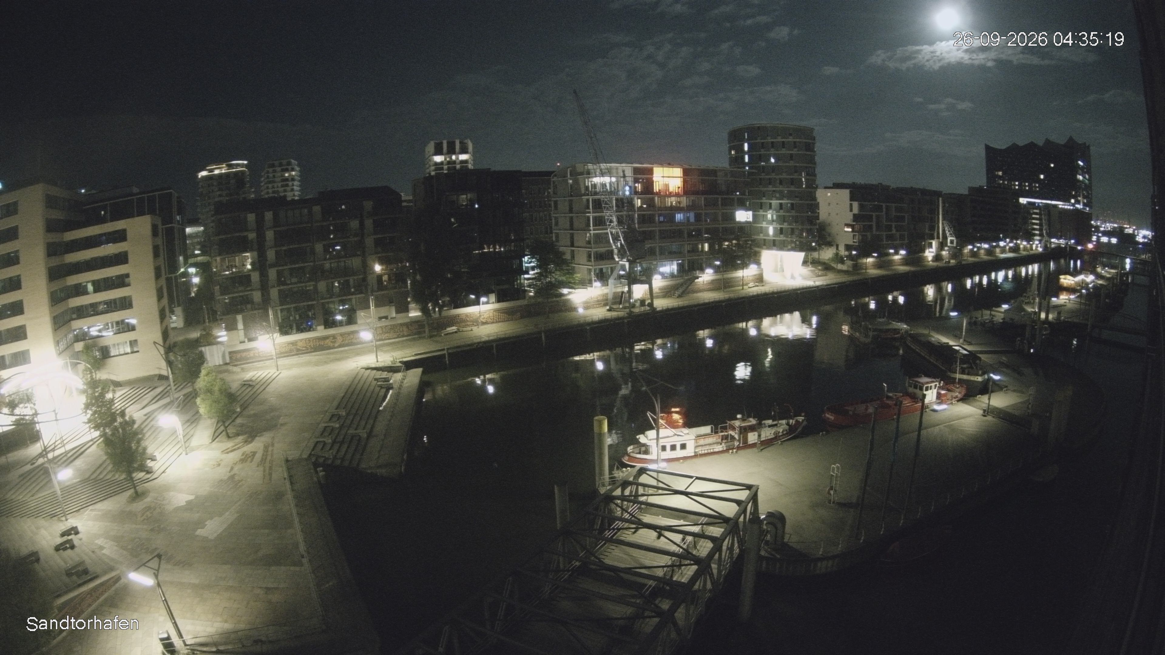 Archiv Foto Webcam Hamburg: HafenCity und Elbphilharmonie