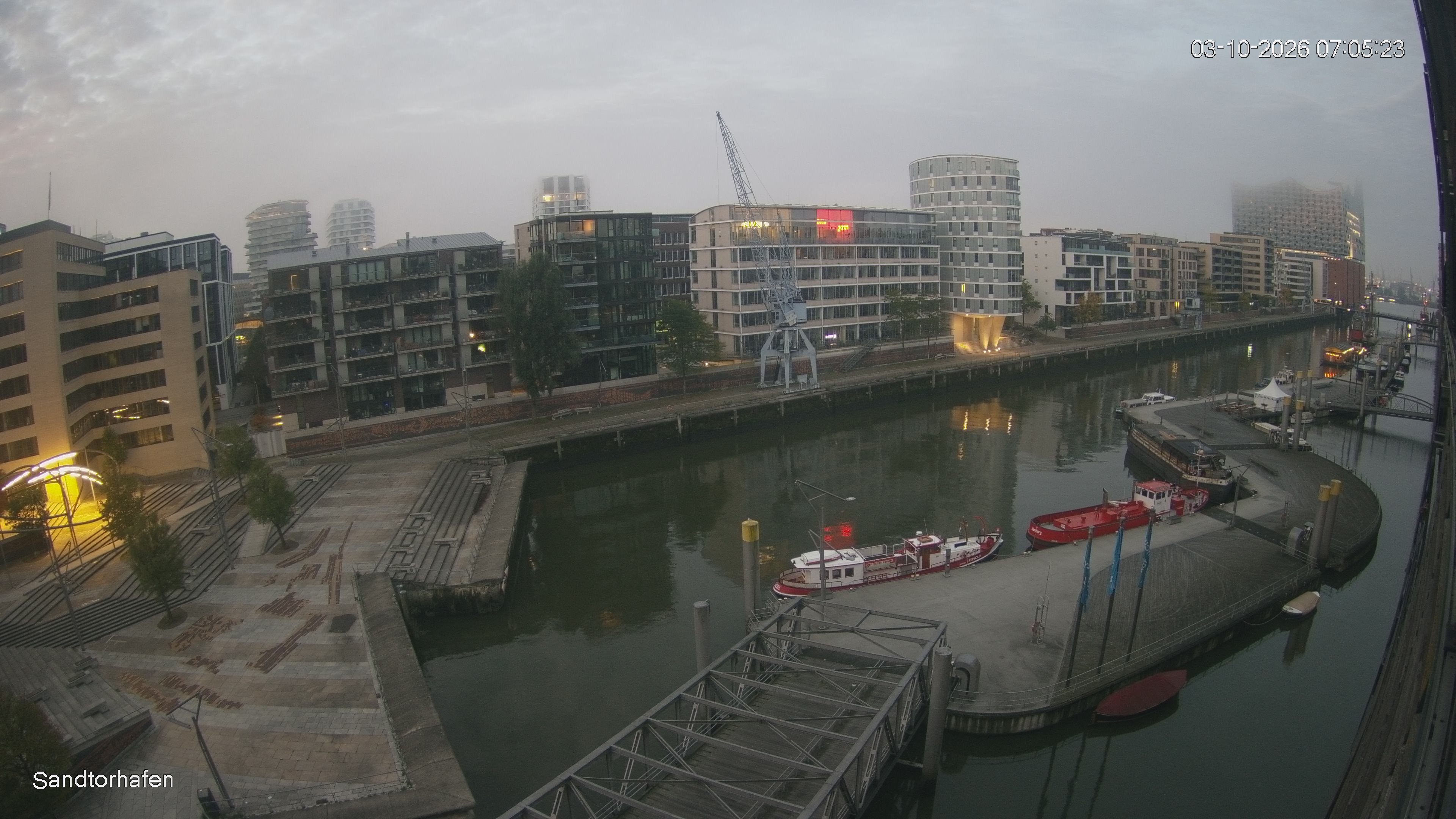 Archiv Foto Webcam Hamburg: HafenCity und Elbphilharmonie