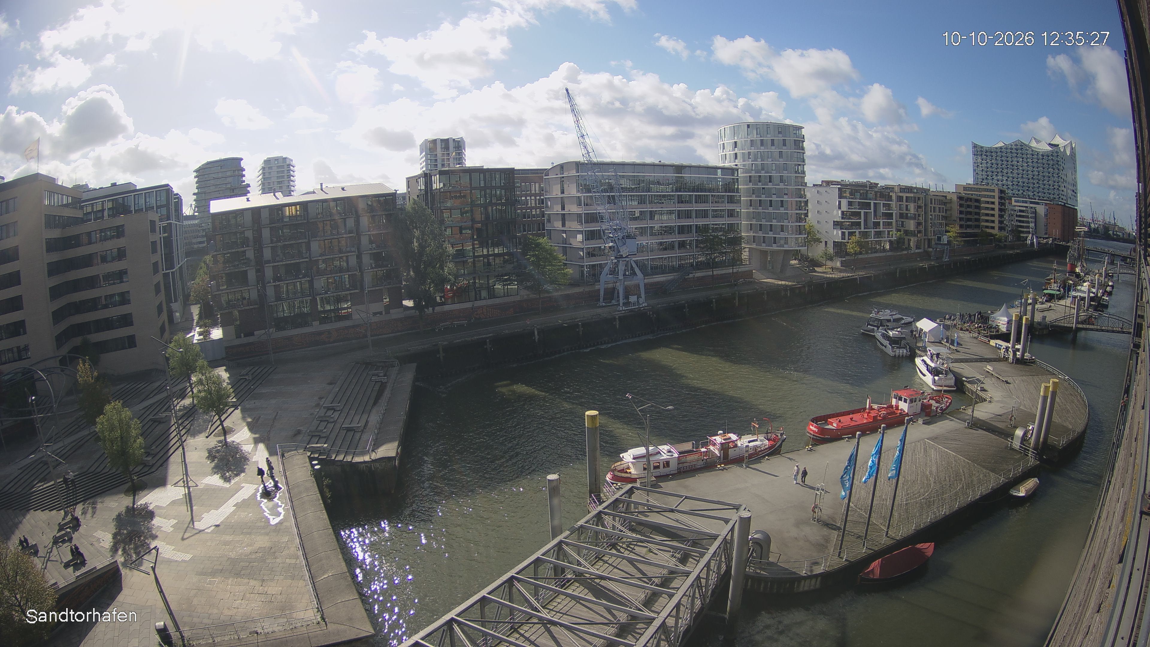 Archived image Webcam Harbour Hall Hamburg