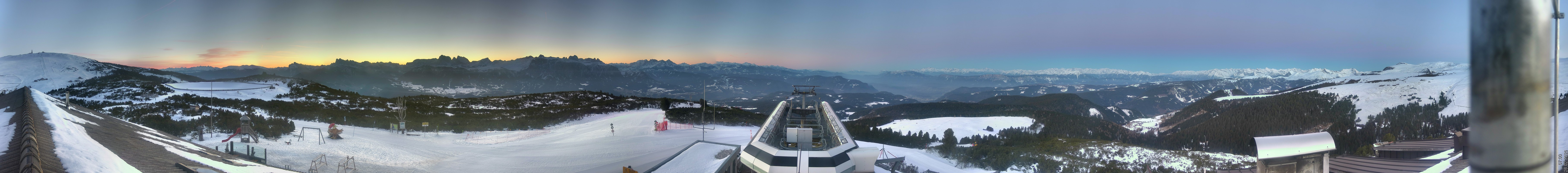 Archived image Webcam View over South Tyrol from the Schwarzseespitze