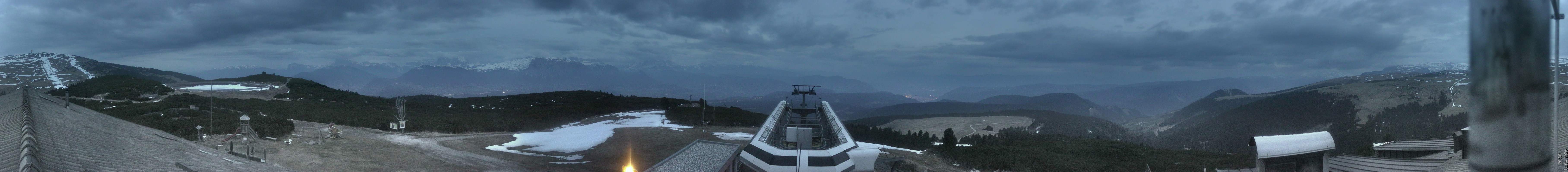 Archived image Webcam View over South Tyrol from the Schwarzseespitze