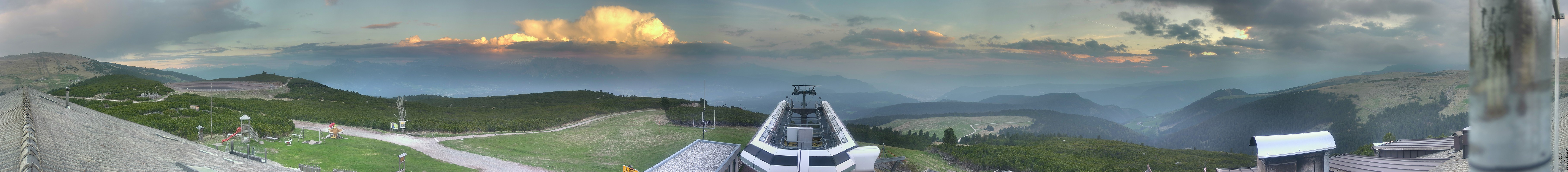 Archived image Webcam View over South Tyrol from the Schwarzseespitze