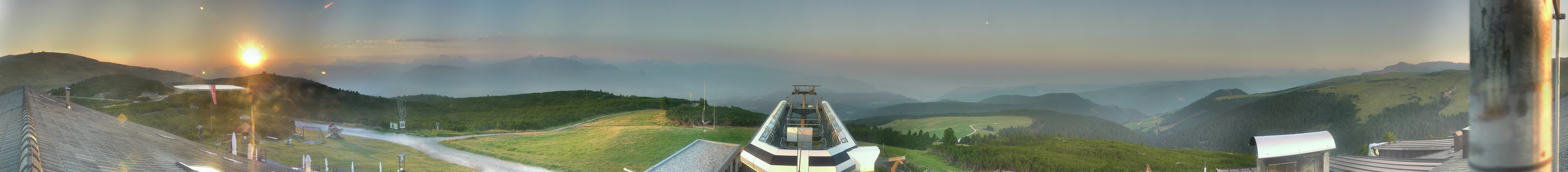 Archived image Webcam View over South Tyrol from the Schwarzseespitze
