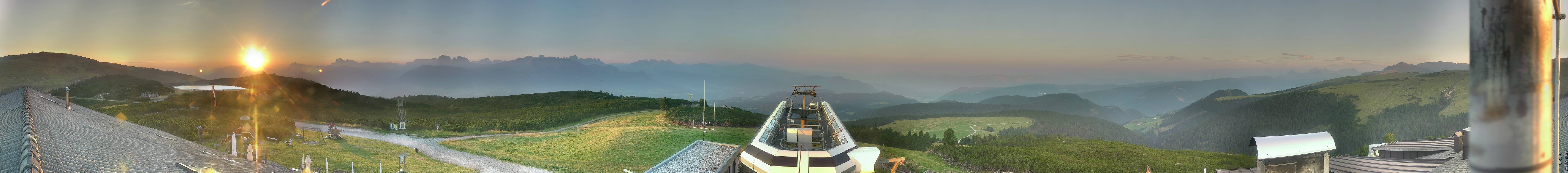 Archived image Webcam View over South Tyrol from the Schwarzseespitze