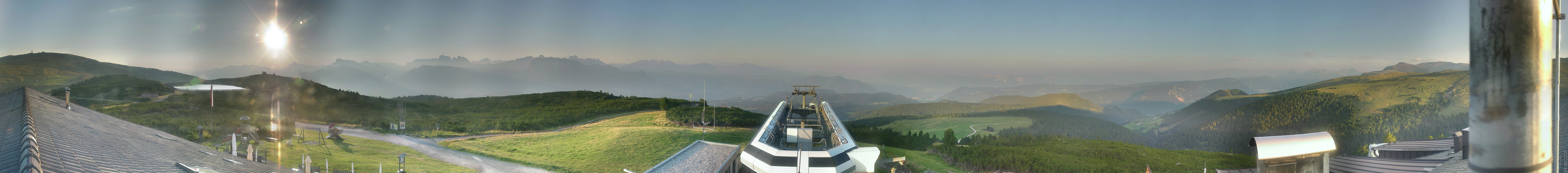 Archived image Webcam View over South Tyrol from the Schwarzseespitze