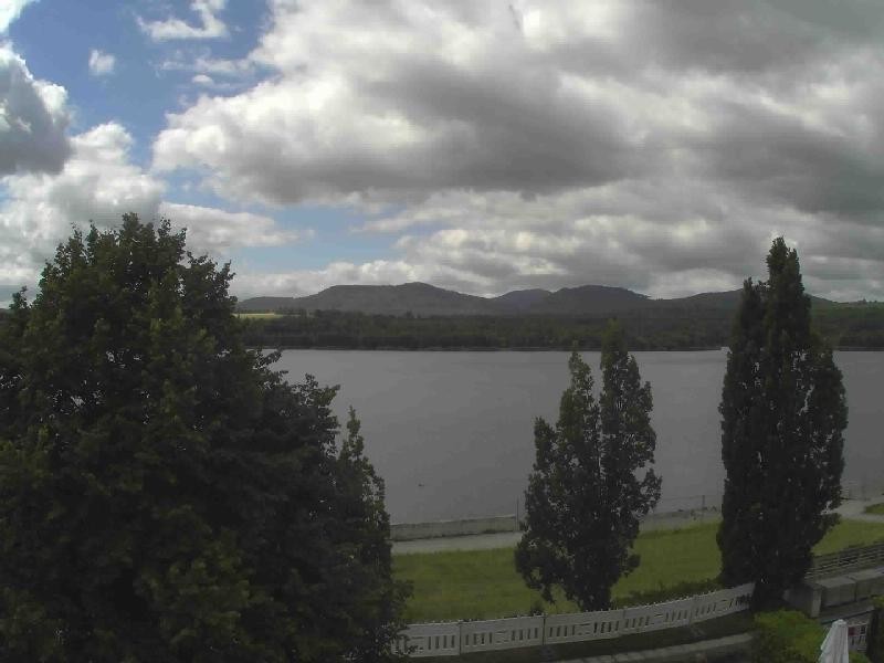 Archiv Foto Webcam Olberdorfer See: Blick auf das Zittauer Gebirge